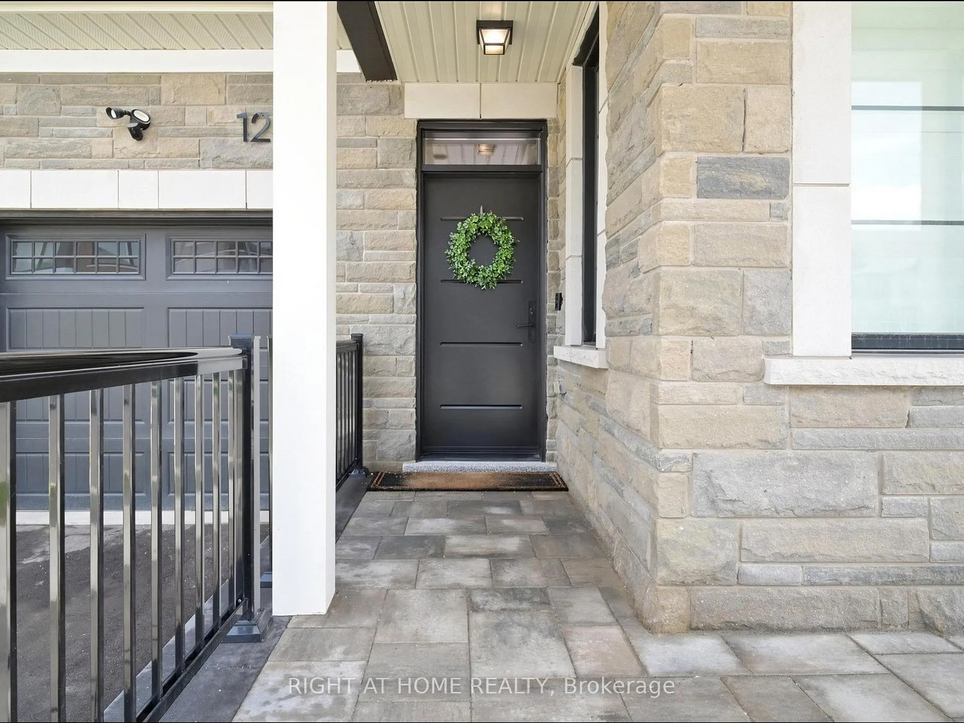 Photo 3 of 1265 Manitou Way, Milton, Bowes — HOMEH