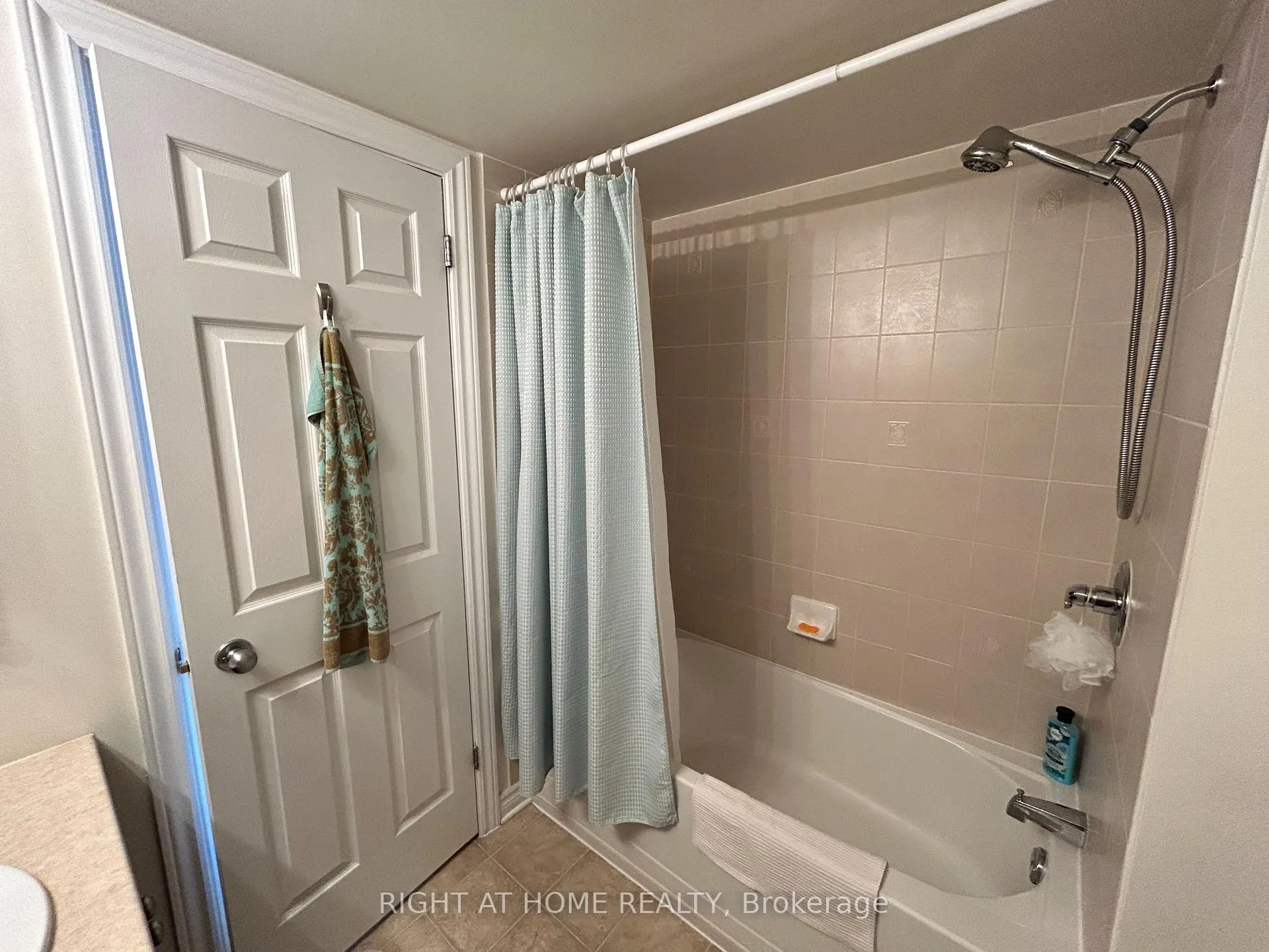 Photo 23 of 389B Chapman Mills Drive, Ottawa, Barrhaven - Strandherd — HOMEH
