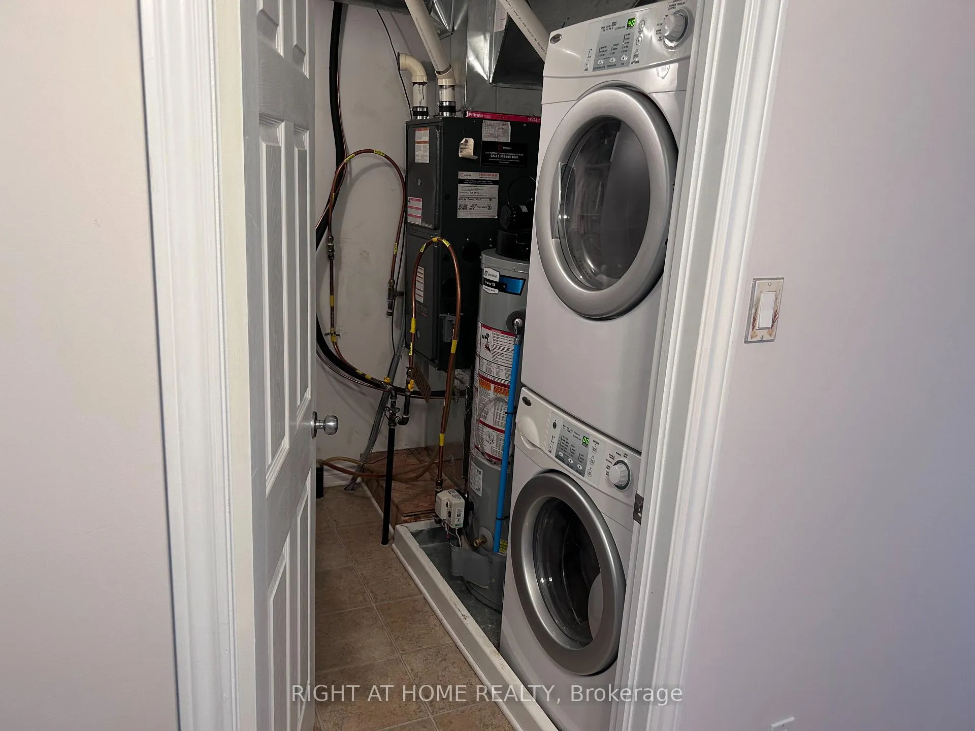 Photo 31 of 389B Chapman Mills Drive, Ottawa, Barrhaven - Strandherd — HOMEH