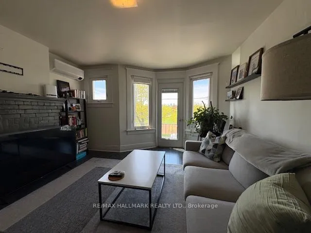Photo 6 of Unit Upper, 155 Greenwood Avenue, Toronto, Greenwood-Coxwell — HOMEH
