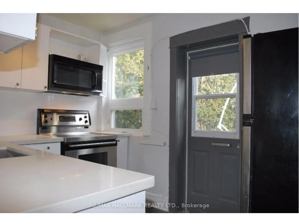 Photo 15 of Unit Upper, 155 Greenwood Avenue, Toronto, Greenwood-Coxwell — HOMEH