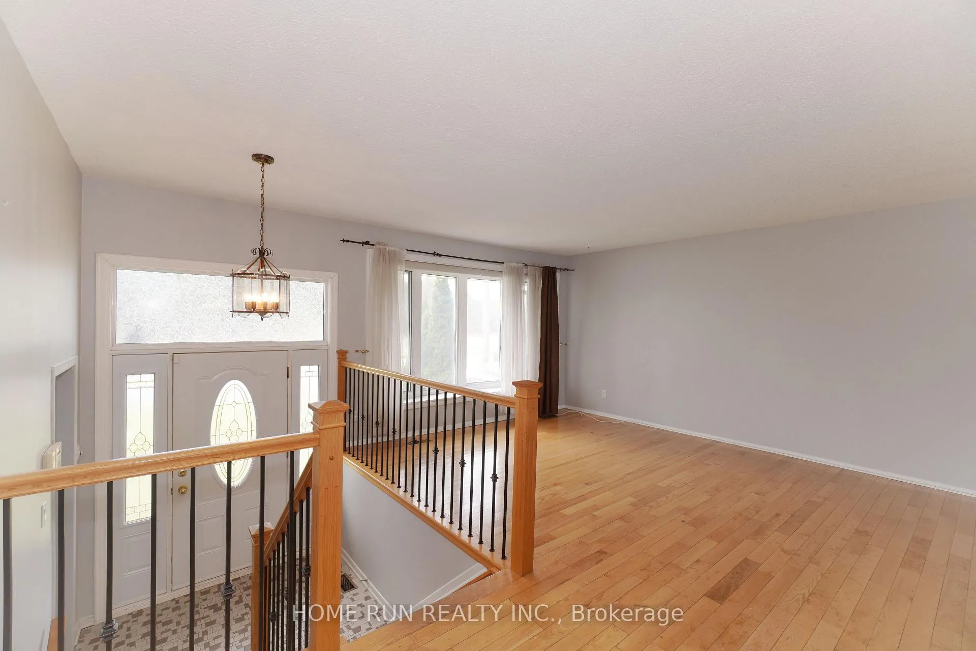 Photo 10 of 979 Blair Road, Ottawa, Cardinal Heights — HOMEH