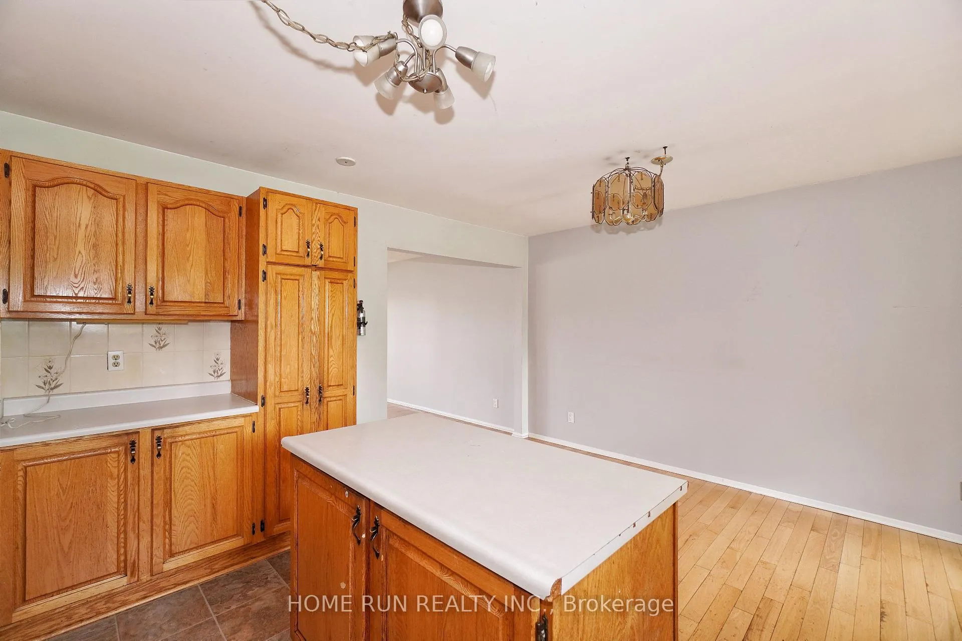 Photo 20 of 979 Blair Road, Ottawa, Cardinal Heights — HOMEH