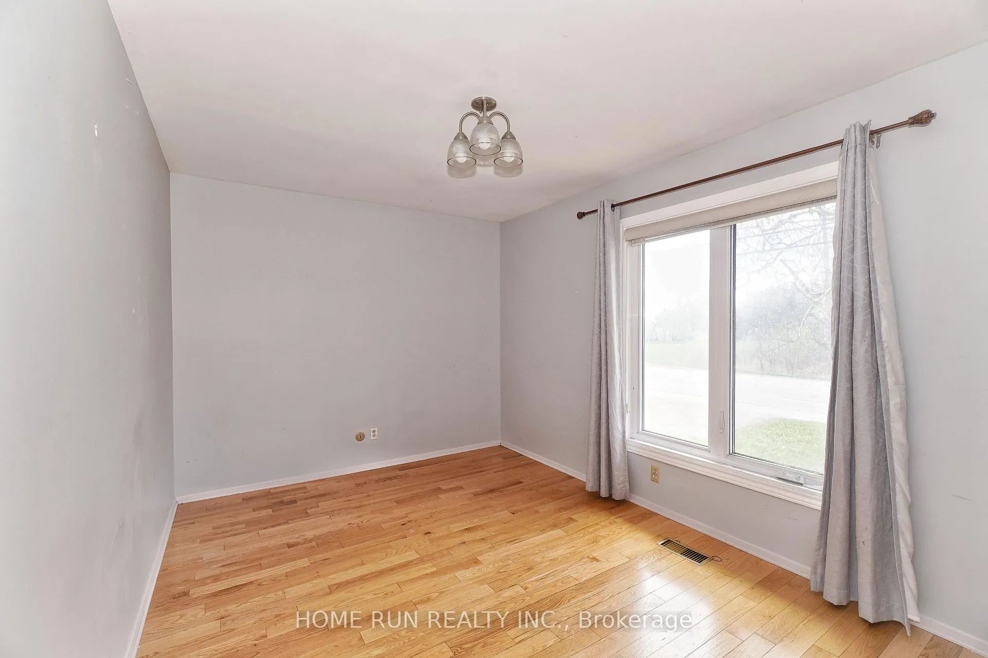 Photo 26 of 979 Blair Road, Ottawa, Cardinal Heights — HOMEH