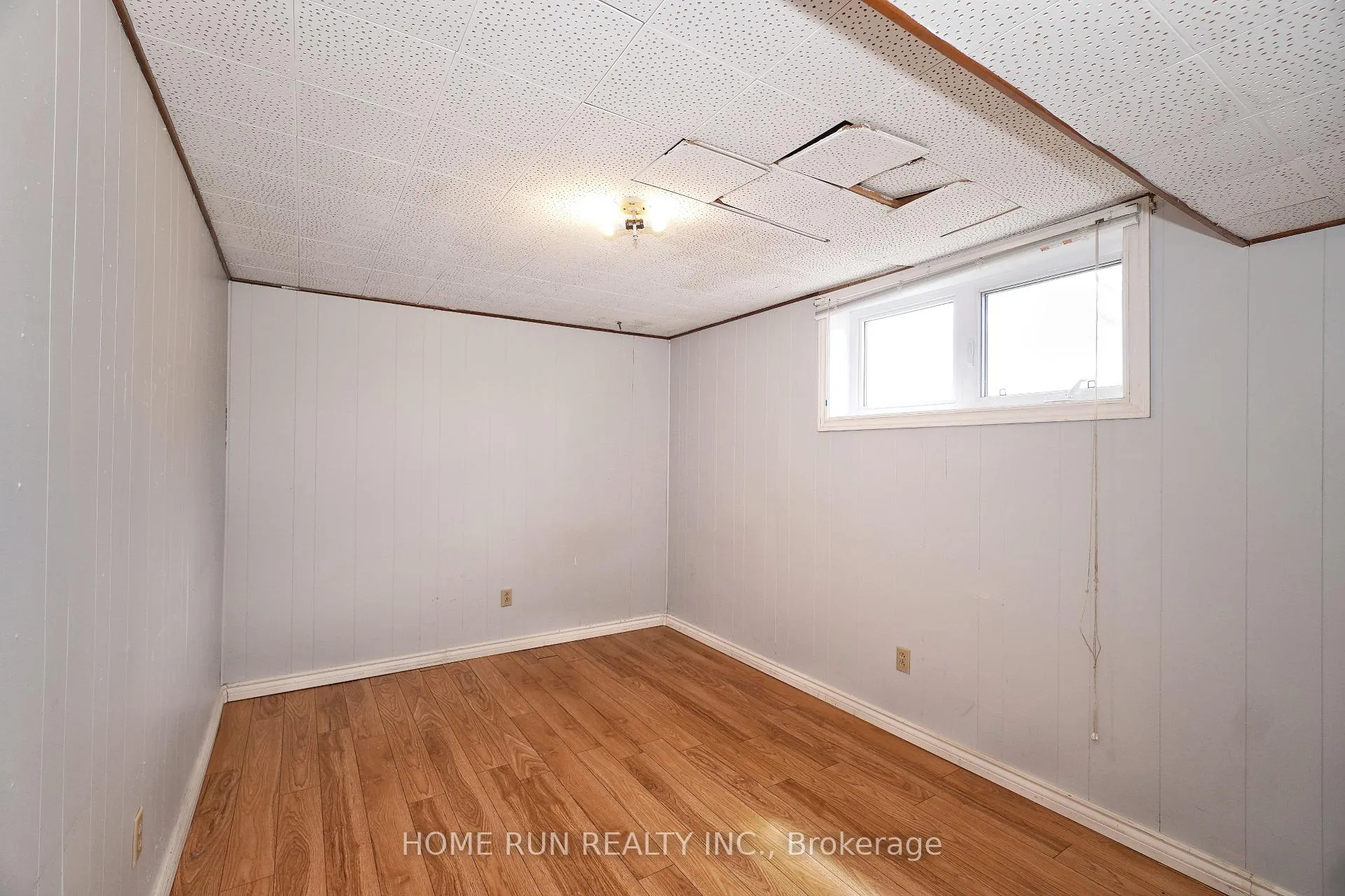 Photo 32 of 979 Blair Road, Ottawa, Cardinal Heights — HOMEH