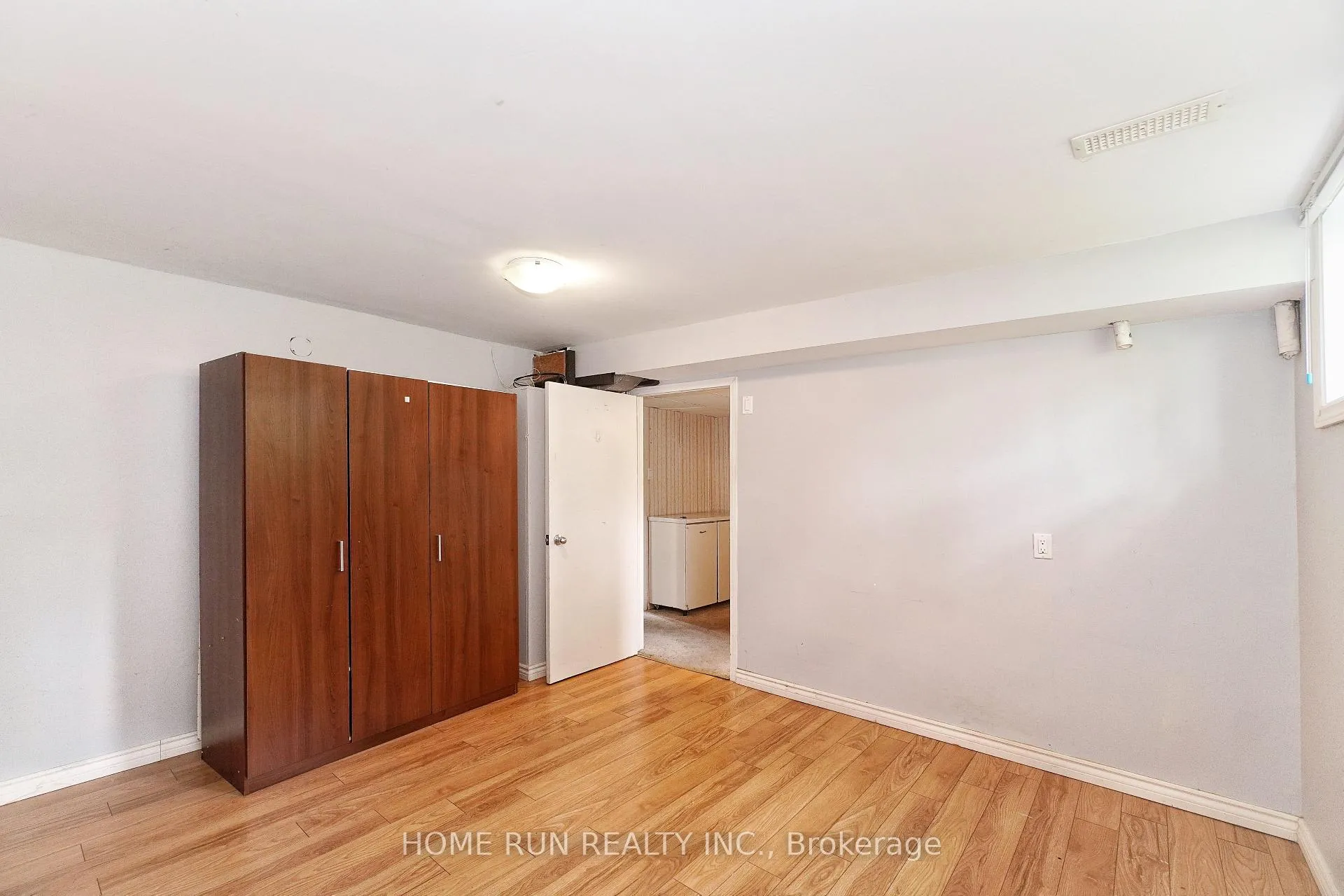 Photo 37 of 979 Blair Road, Ottawa, Cardinal Heights — HOMEH