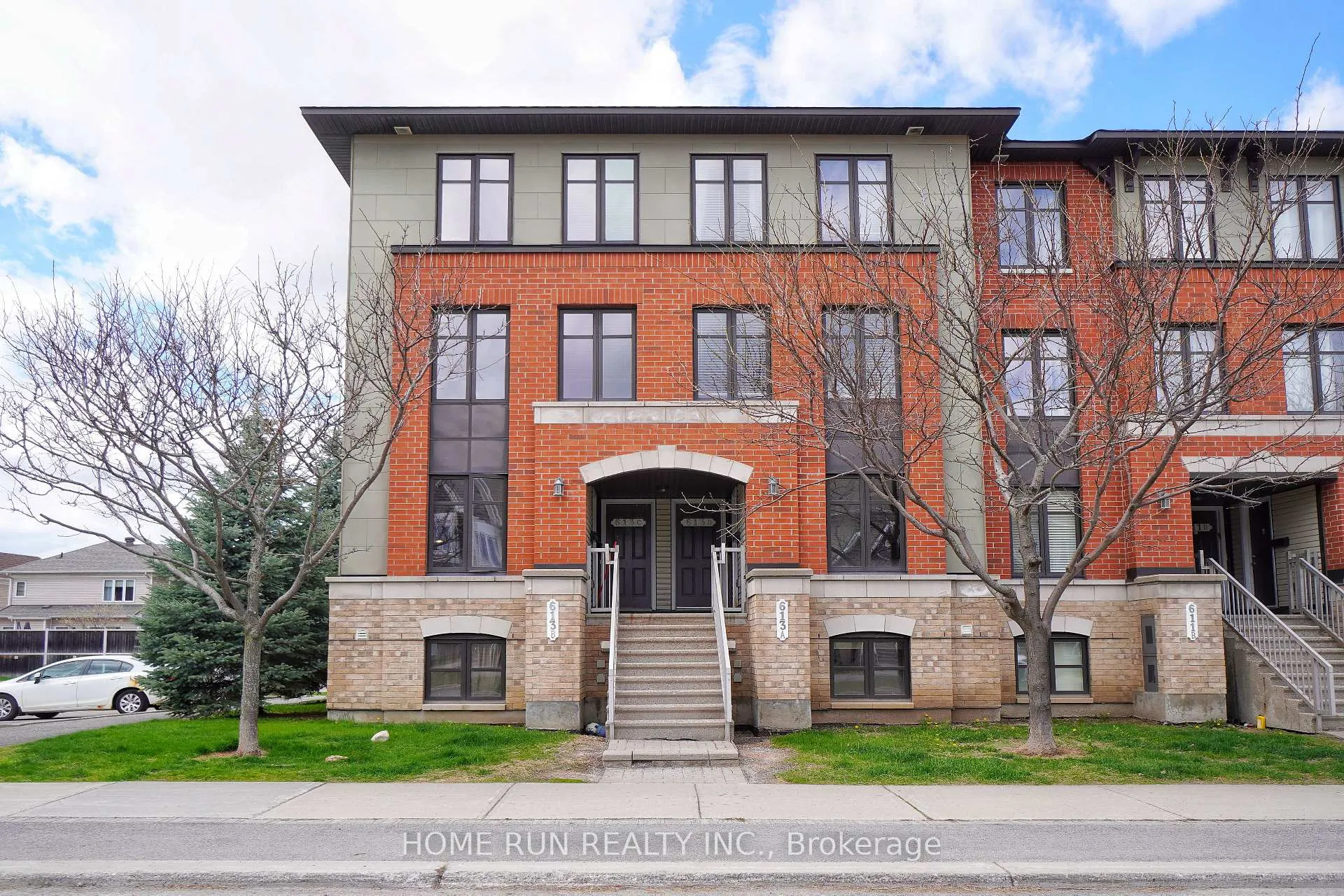 Front of Unit B, 613 Chapman Mills Drive