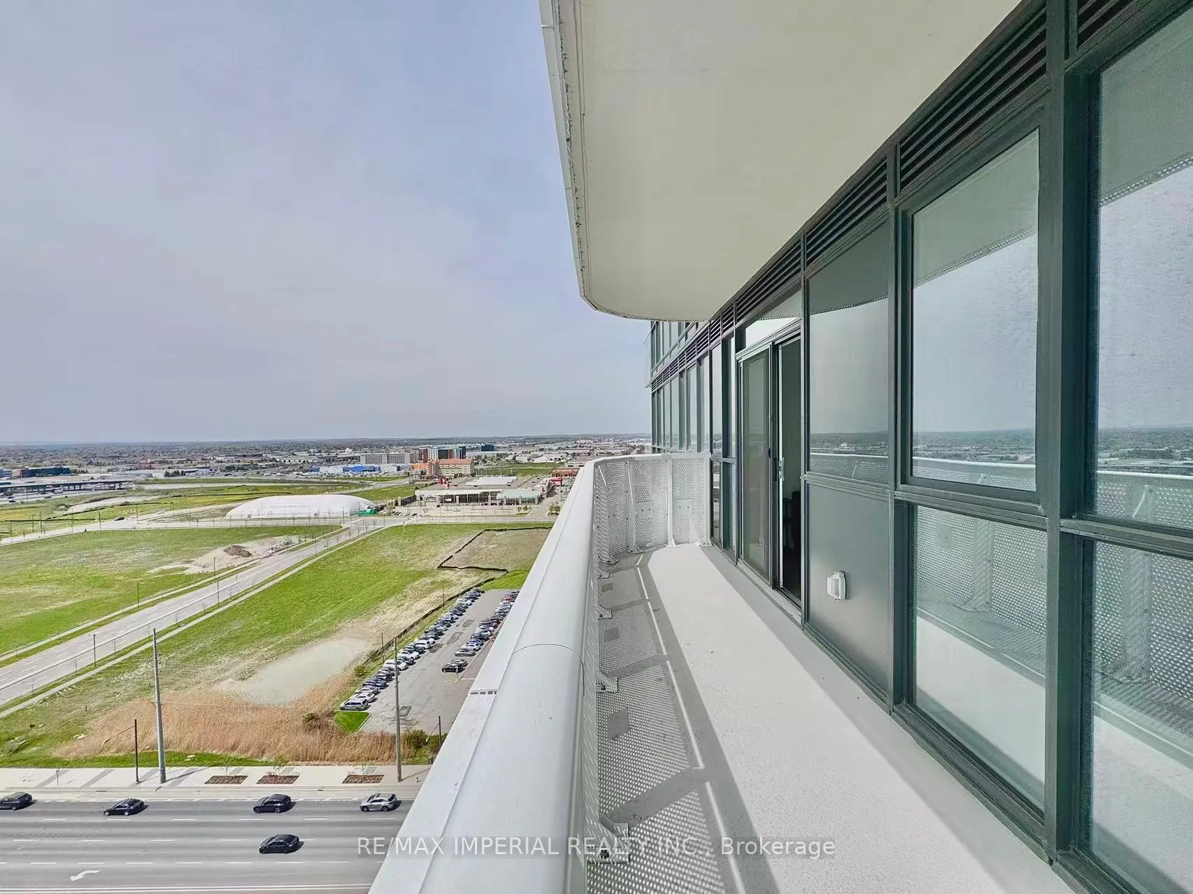 Photo 11 of Unit 1901, 8 Interchange Way, Vaughan, Vaughan Corporate Centre — HOMEH