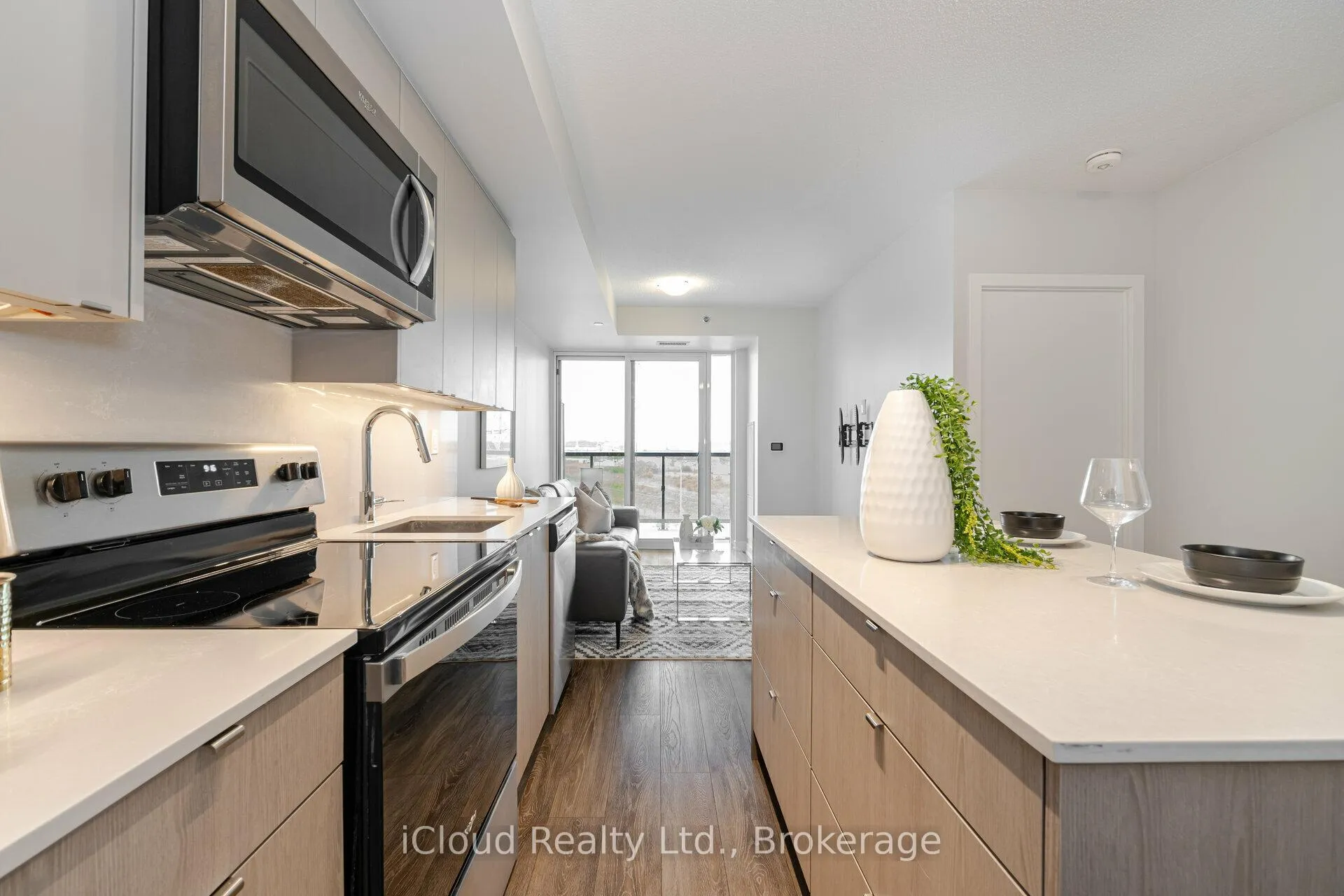 Photo 9 of Unit B509, 3200 Dakota Common, Burlington, Alton — HOMEH