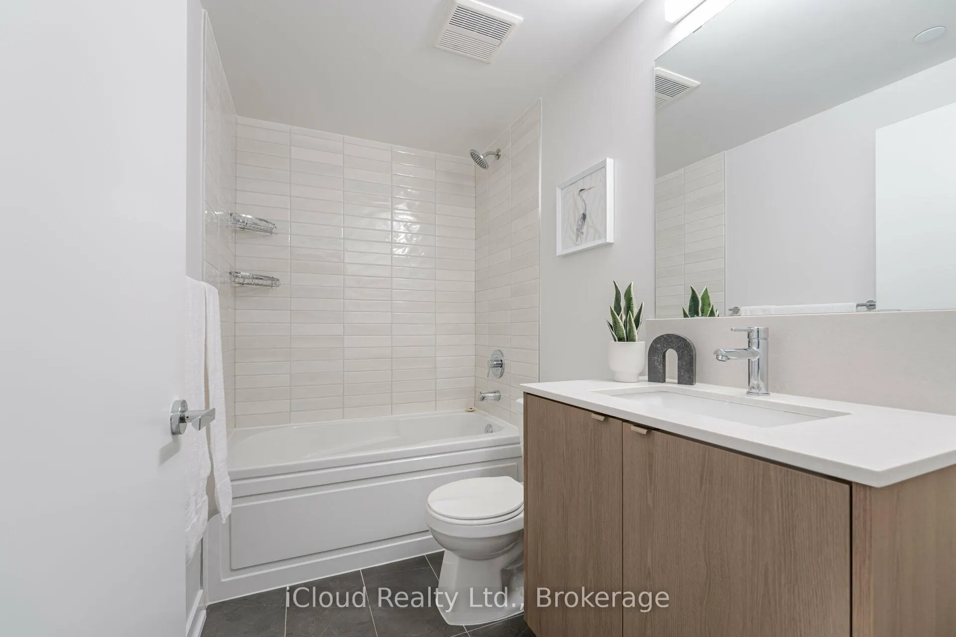 Photo 20 of Unit B509, 3200 Dakota Common, Burlington, Alton — HOMEH