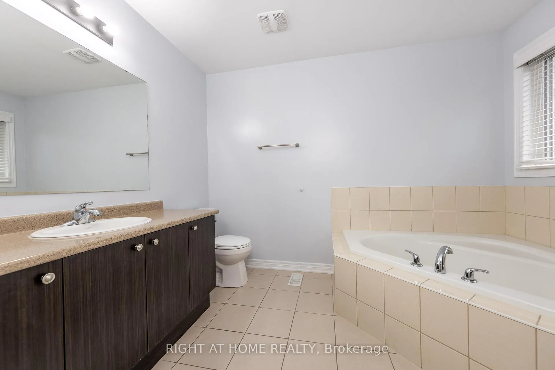 Photo 12 of 15 Munch Place, Milton, Willmott — HOMEH