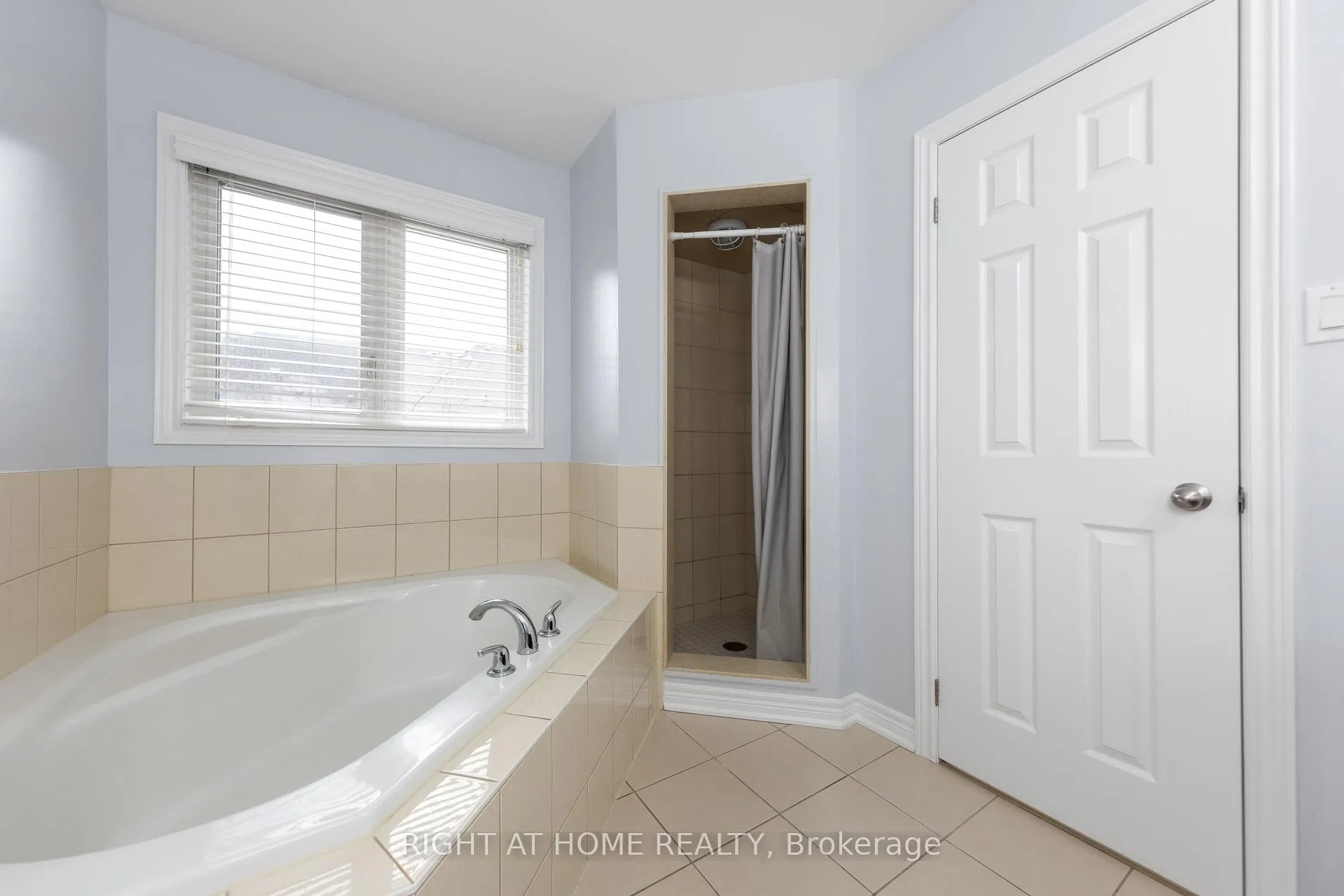 Photo 13 of 15 Munch Place, Milton, Willmott — HOMEH