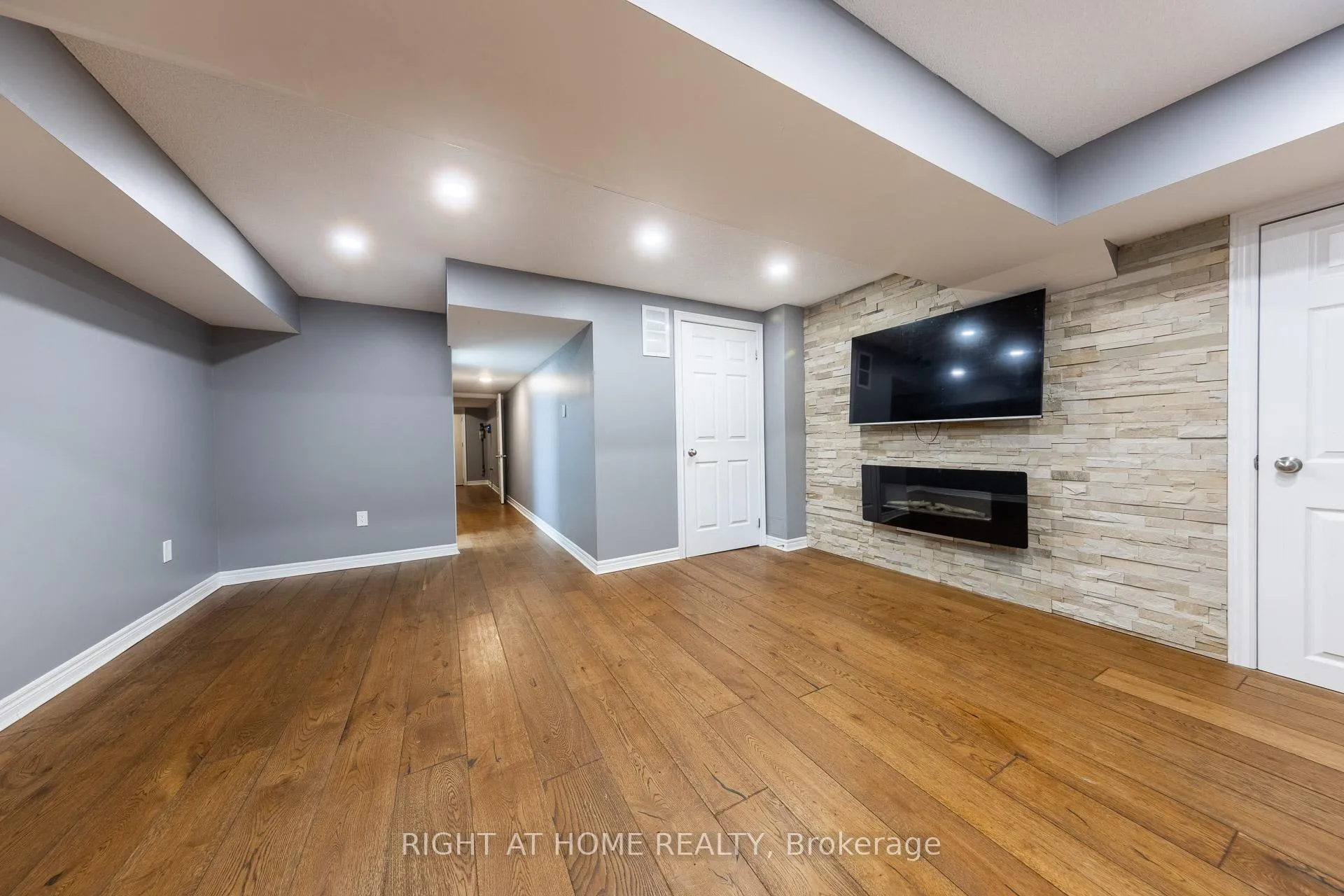 Photo 16 of 15 Munch Place, Milton, Willmott — HOMEH