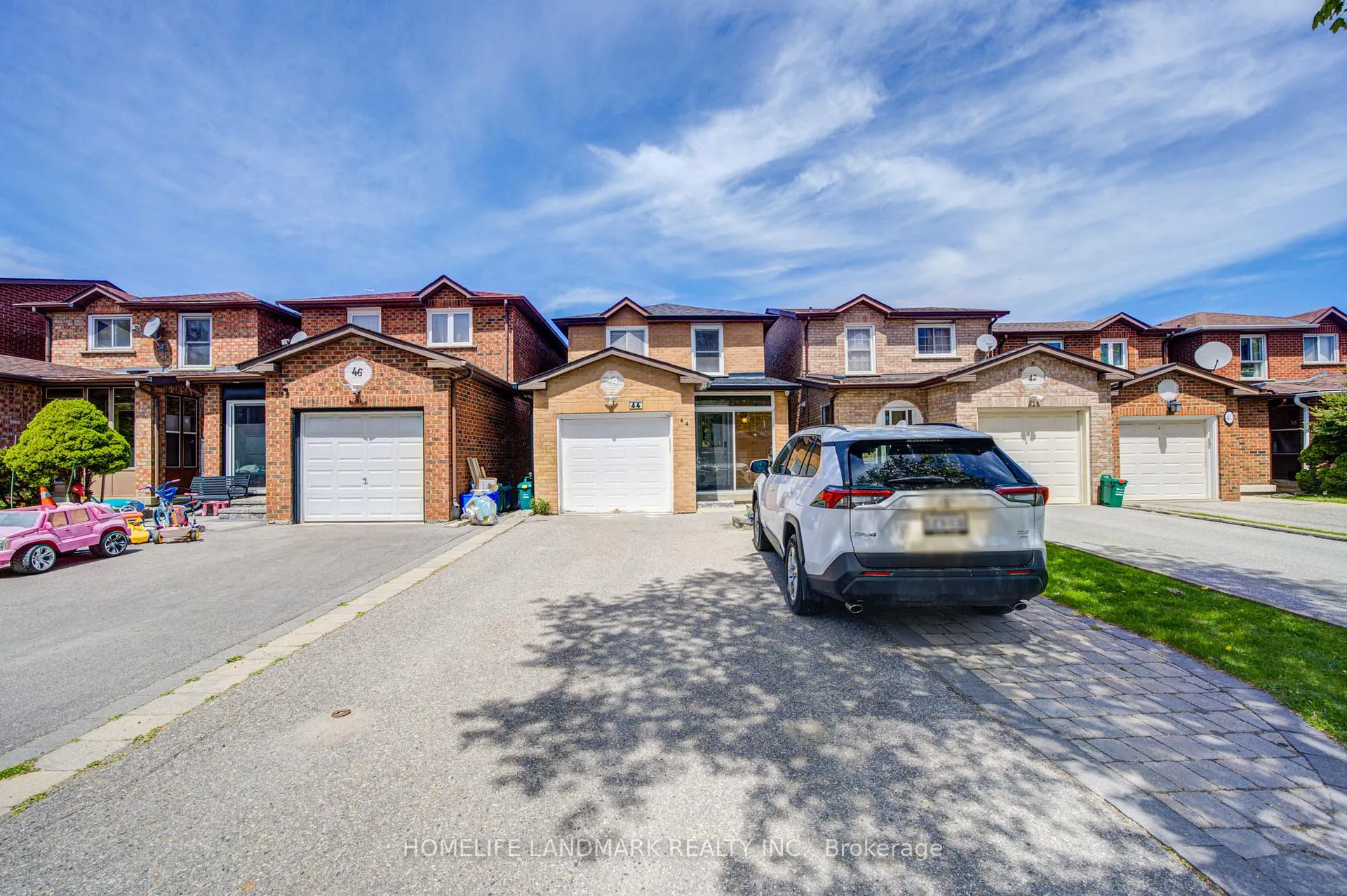 Photo 2 of 44 Duxford Crescent, Markham, Milliken Mills East — HOMEH
