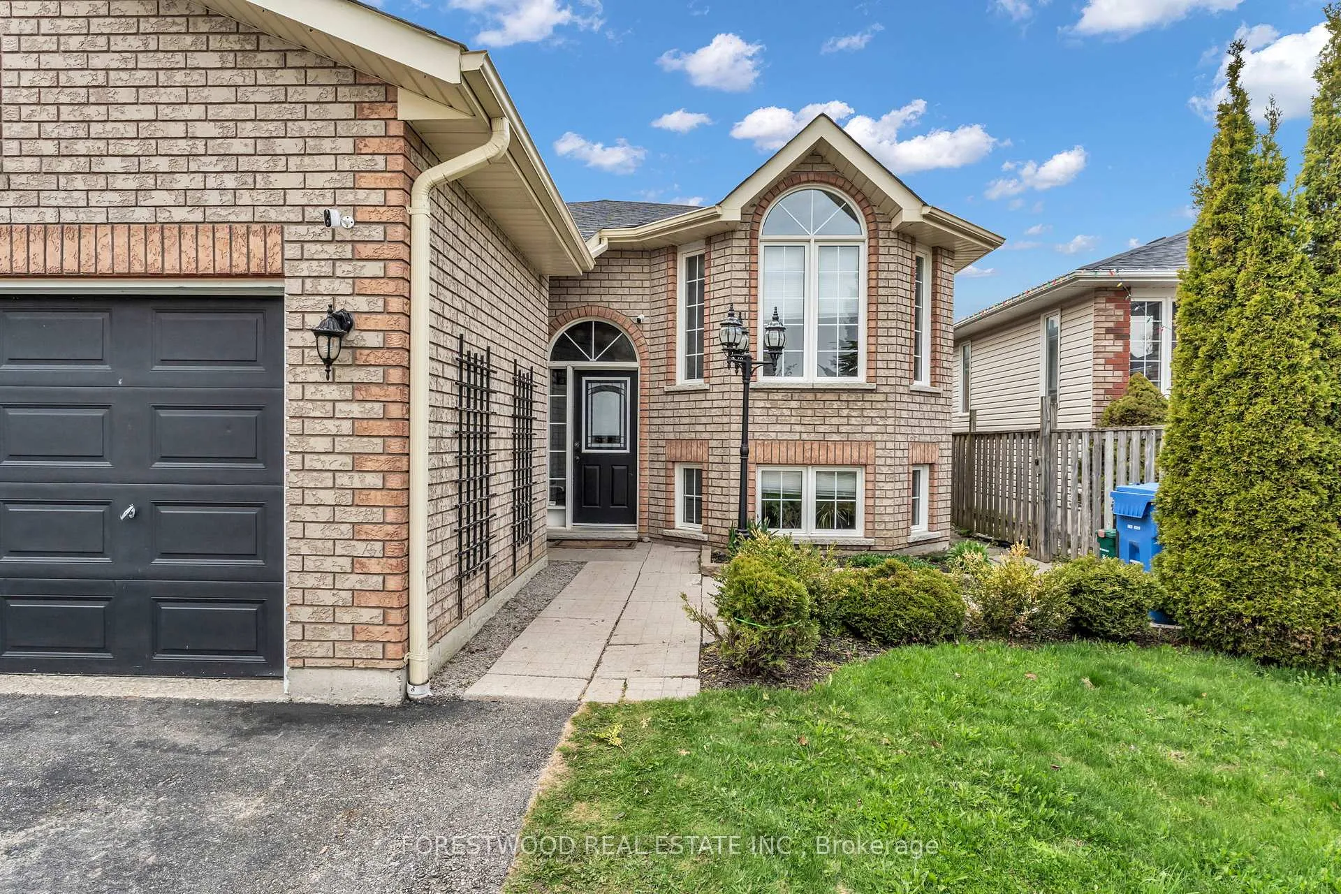 Photo 2 of 424 Simon Street, Shelburne — HOMEH