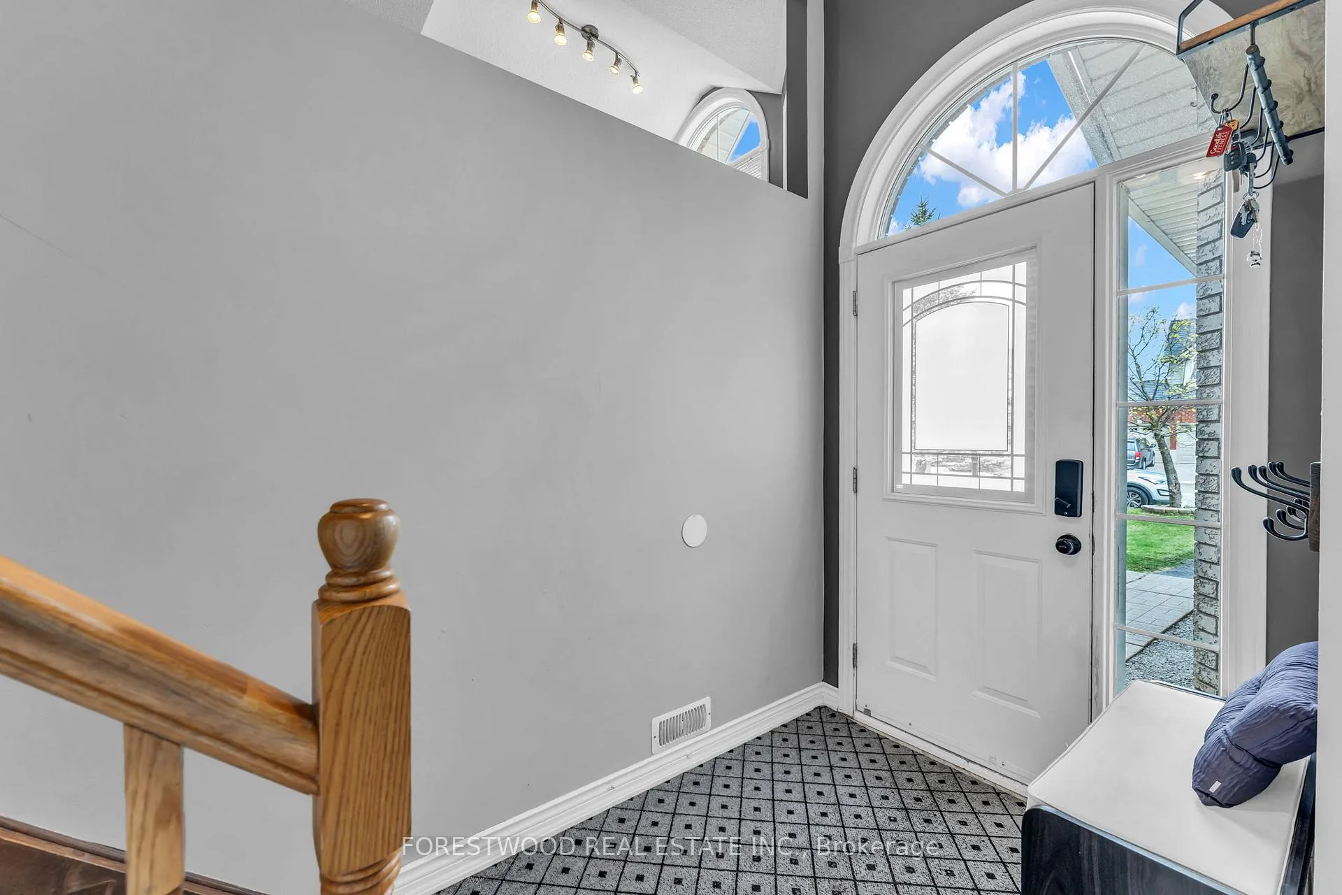 Photo 3 of 424 Simon Street, Shelburne — HOMEH