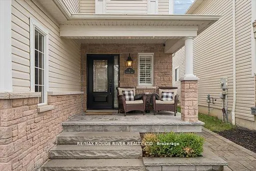 Photo 3 of 9 Dunstable Drive, Whitby, Brooklin — HOMEH