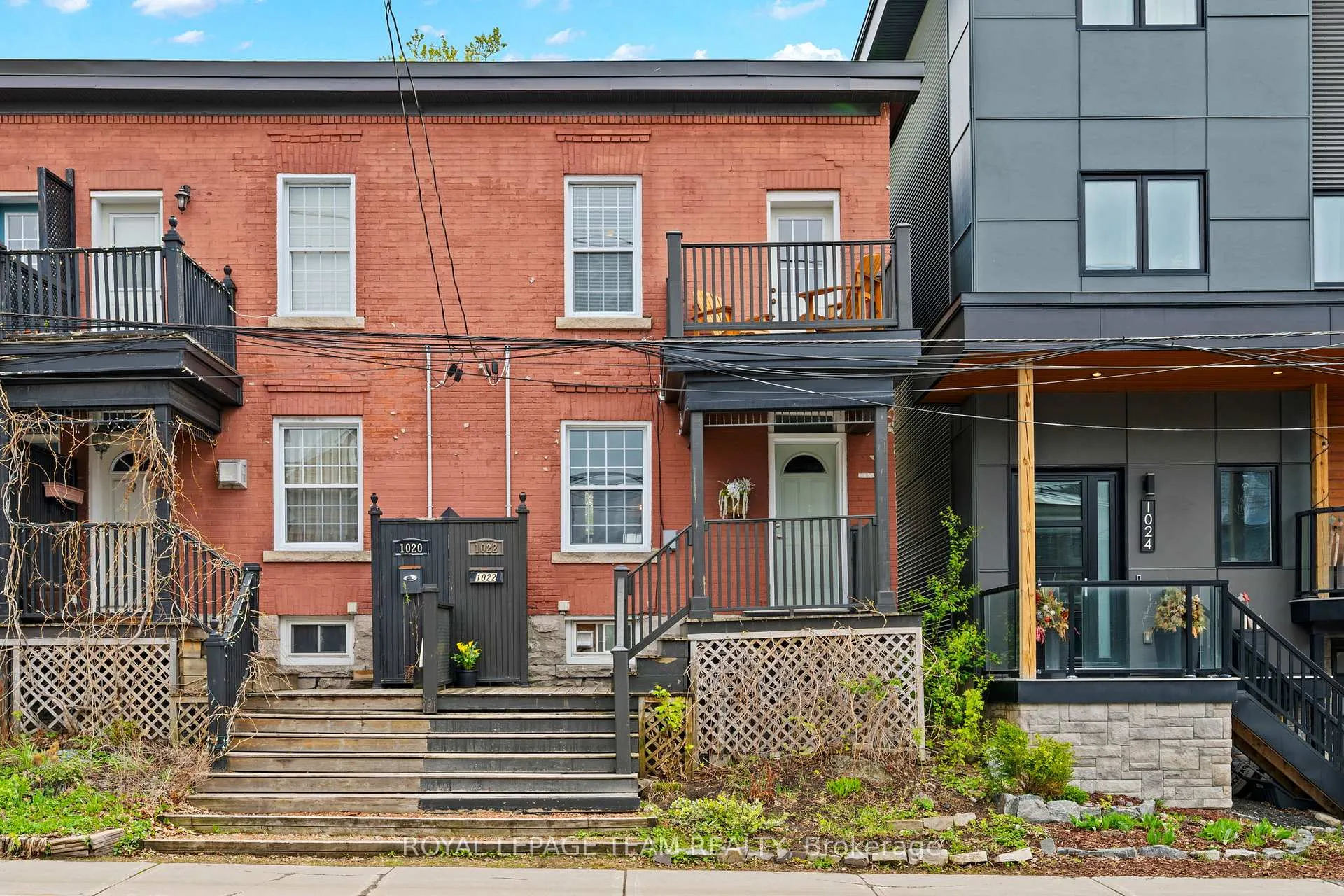 Front of 1022 Gladstone Avenue