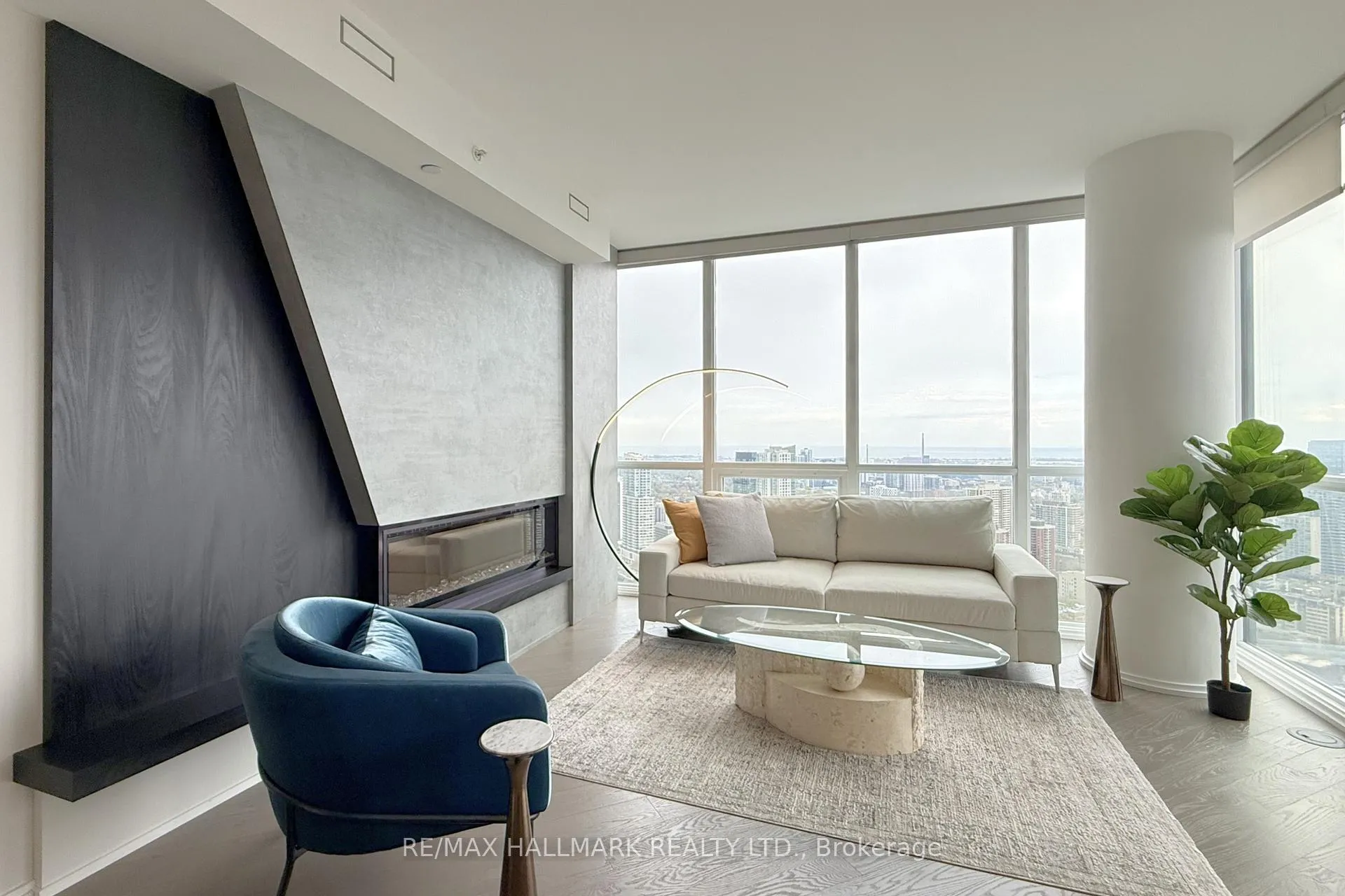 Photo 3 of Unit 4915, 45 Charles Street E, Toronto, Church-Yonge Corridor — HOMEH