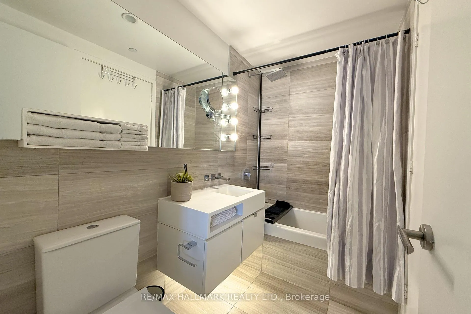 Photo 11 of Unit 4915, 45 Charles Street E, Toronto, Church-Yonge Corridor — HOMEH