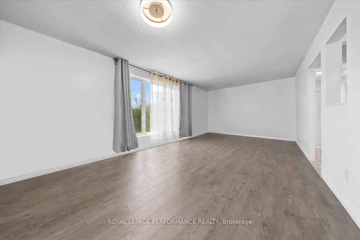 Photo 4 of 1702 Russell Road, Ottawa, Riverview Park — HOMEH