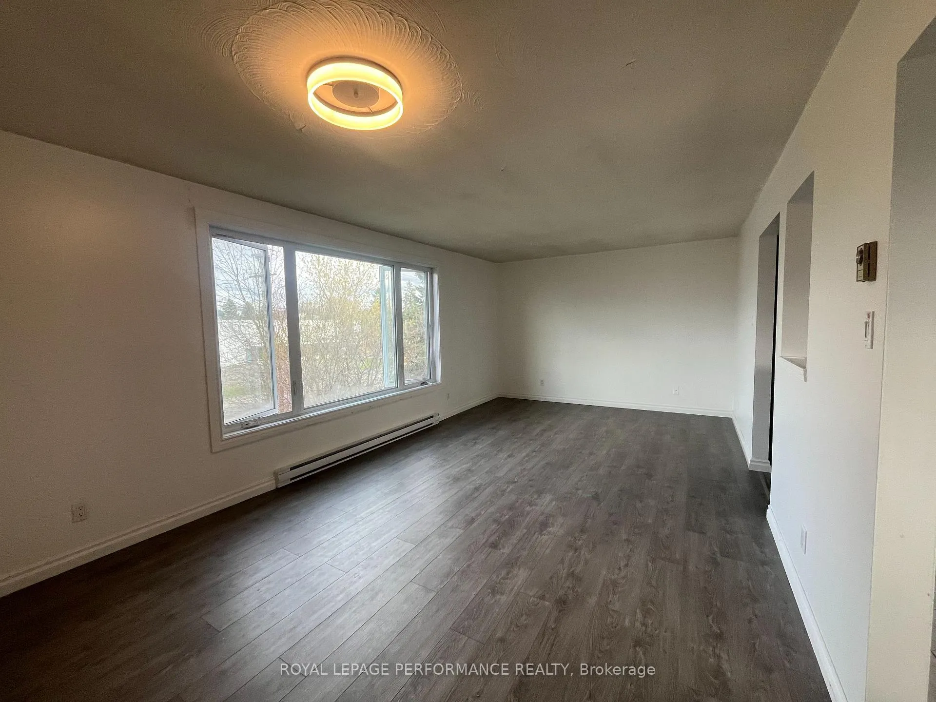 Photo 5 of 1702 Russell Road, Ottawa, Riverview Park — HOMEH