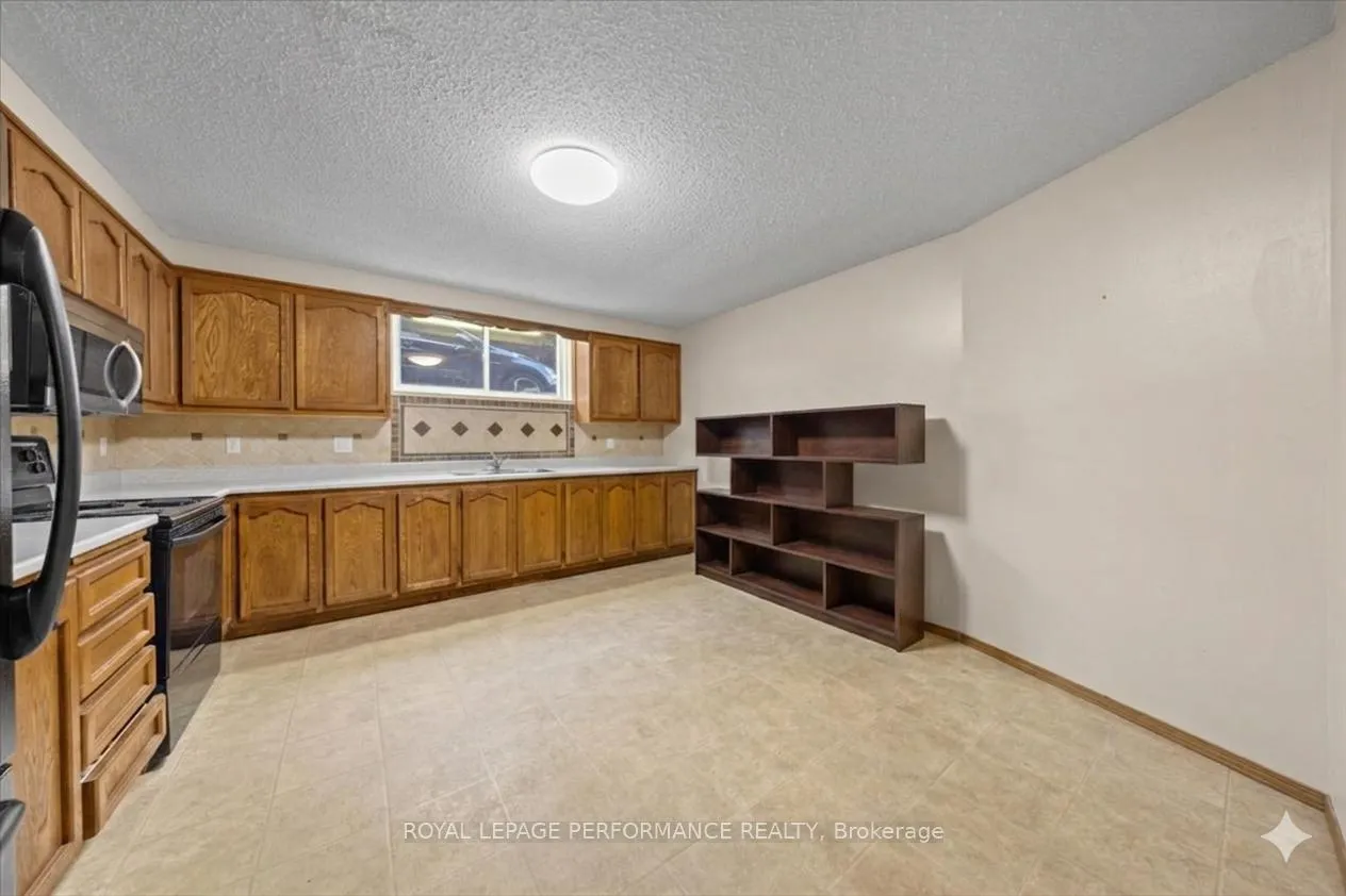 Photo 12 of 1702 Russell Road, Ottawa, Riverview Park — HOMEH