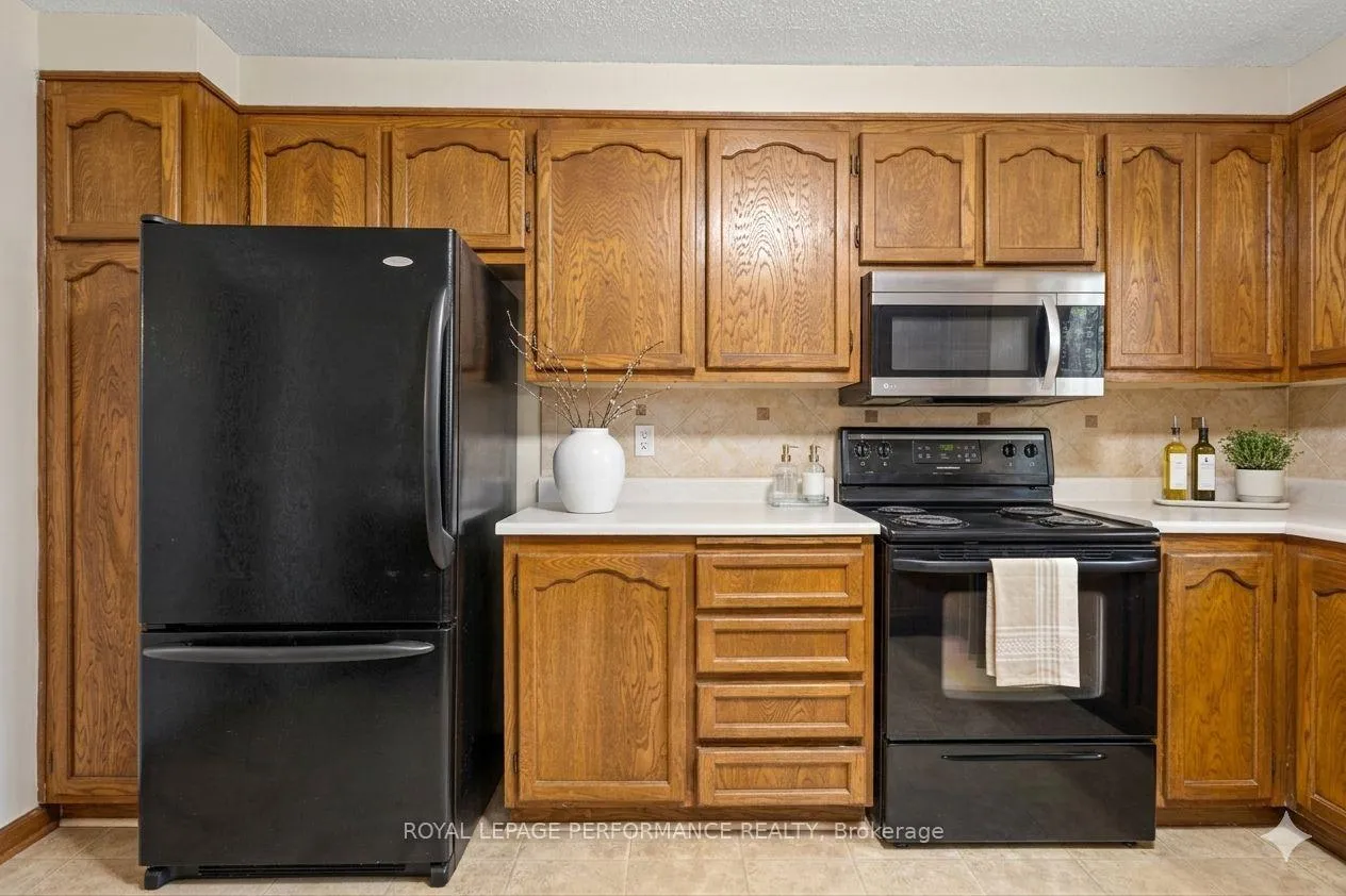 Photo 15 of 1702 Russell Road, Ottawa, Riverview Park — HOMEH