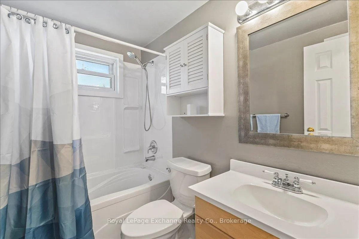 Photo 16 of 27 Inverlyn Crescent S, Kincardine — HOMEH