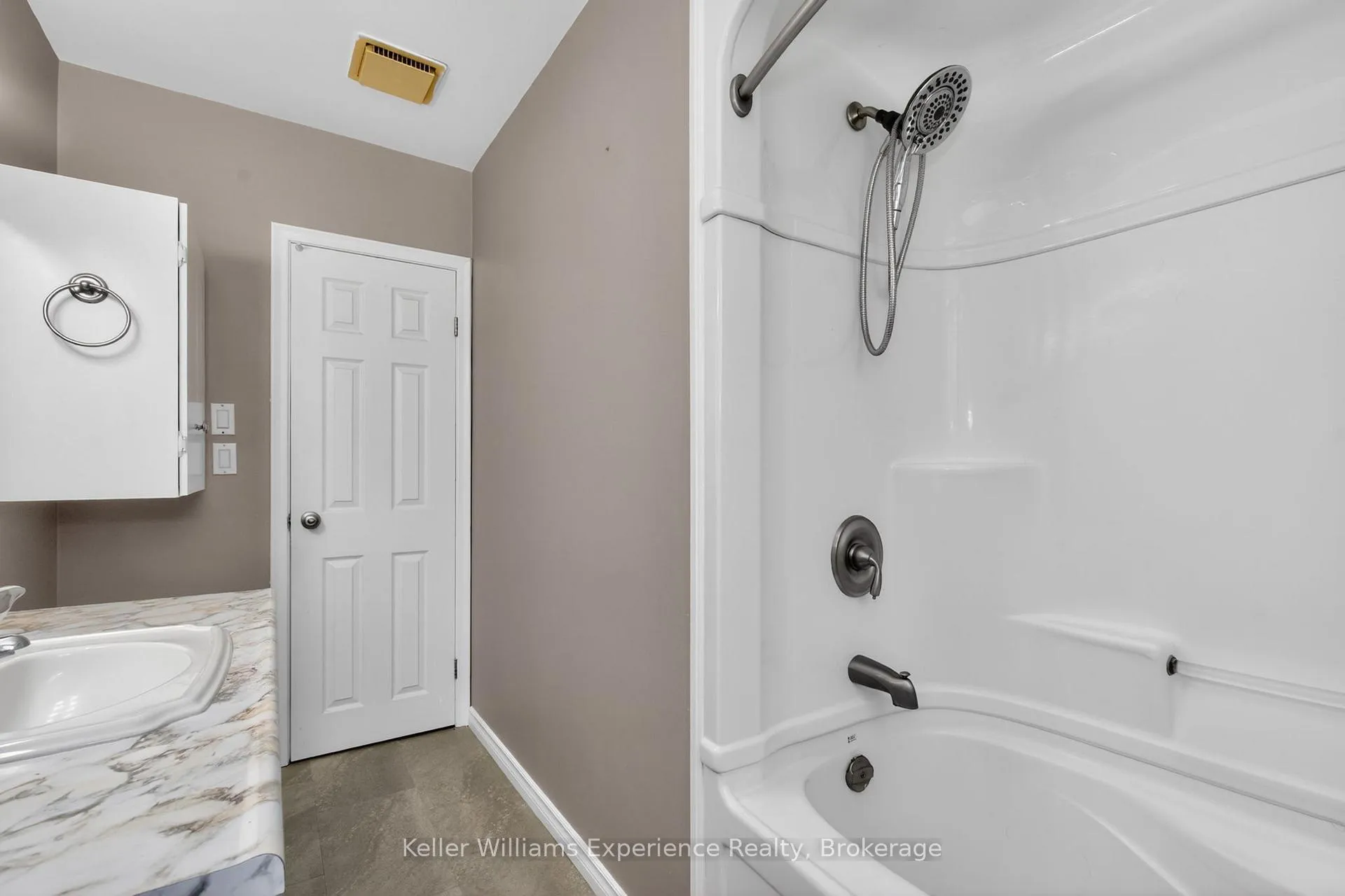 Photo 17 of 6543 Line 2 N, Oro-Medonte, Rural Oro-Medonte — HOMEH