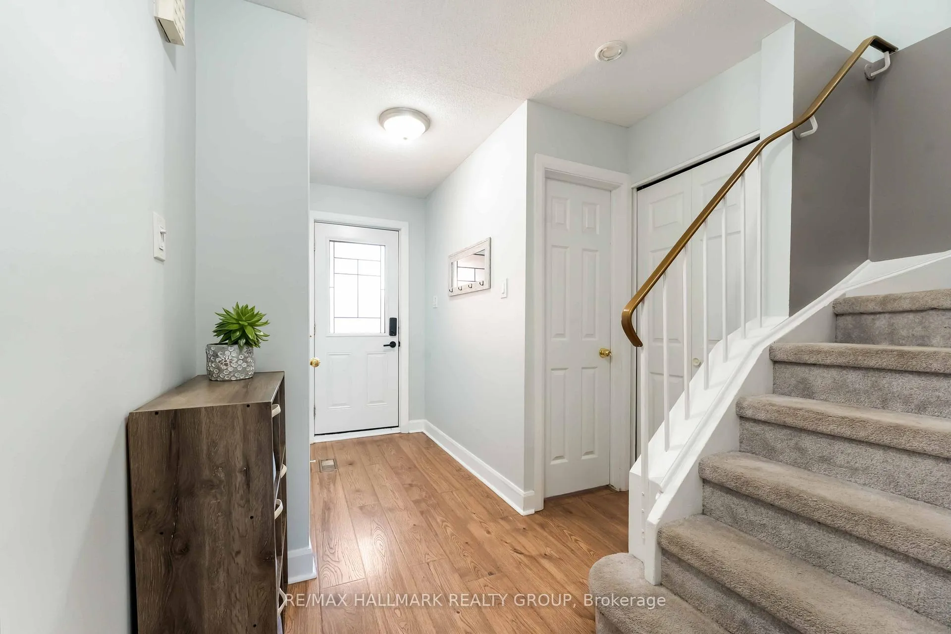 Photo 4 of Unit 32, 6463 Timothy Court, Ottawa, Convent Glen North — HOMEH
