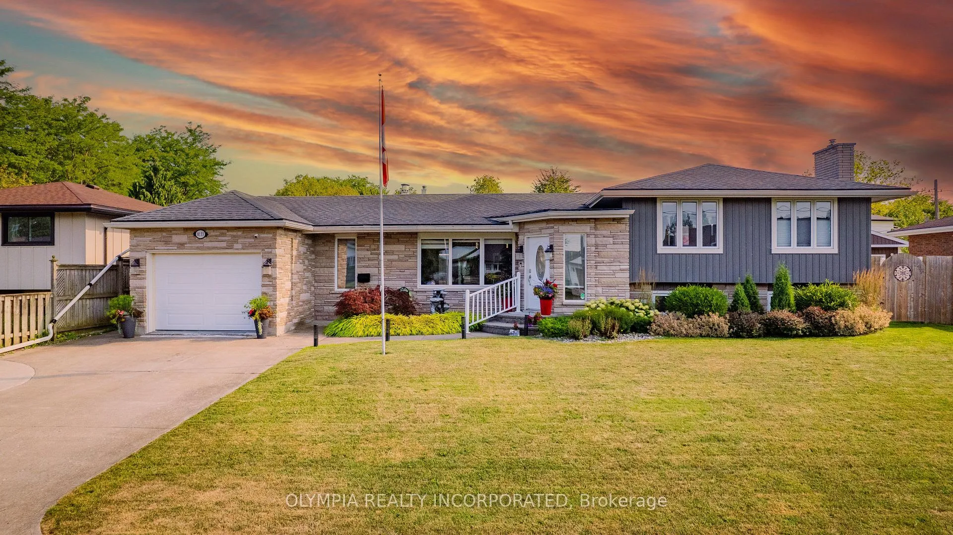 Photo 1 of 8133 Sarah Street, Niagara Falls, Chippawa — HOMEH