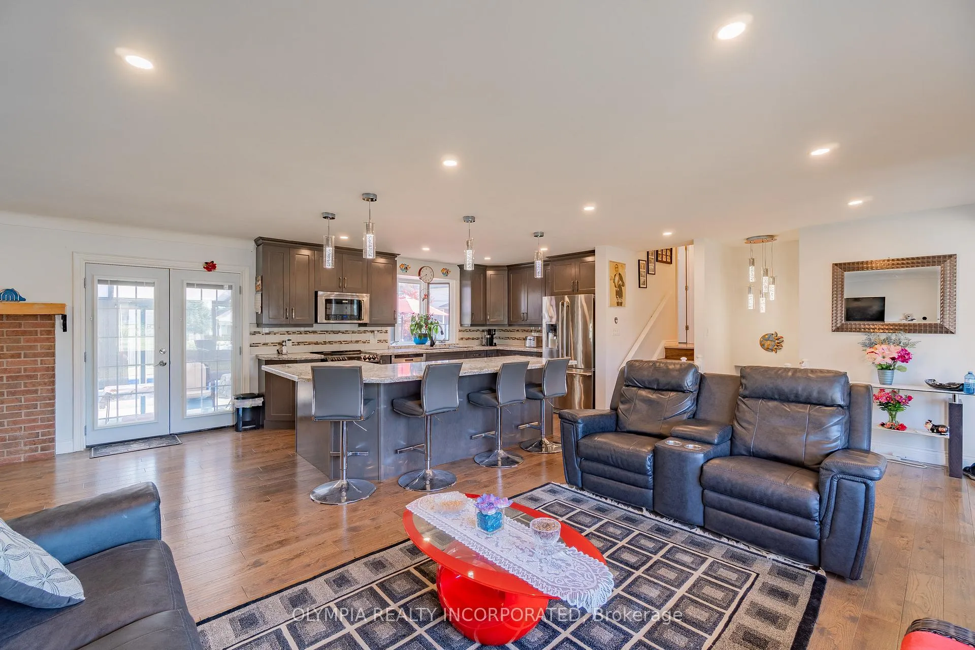 Photo 5 of 8133 Sarah Street, Niagara Falls, Chippawa — HOMEH