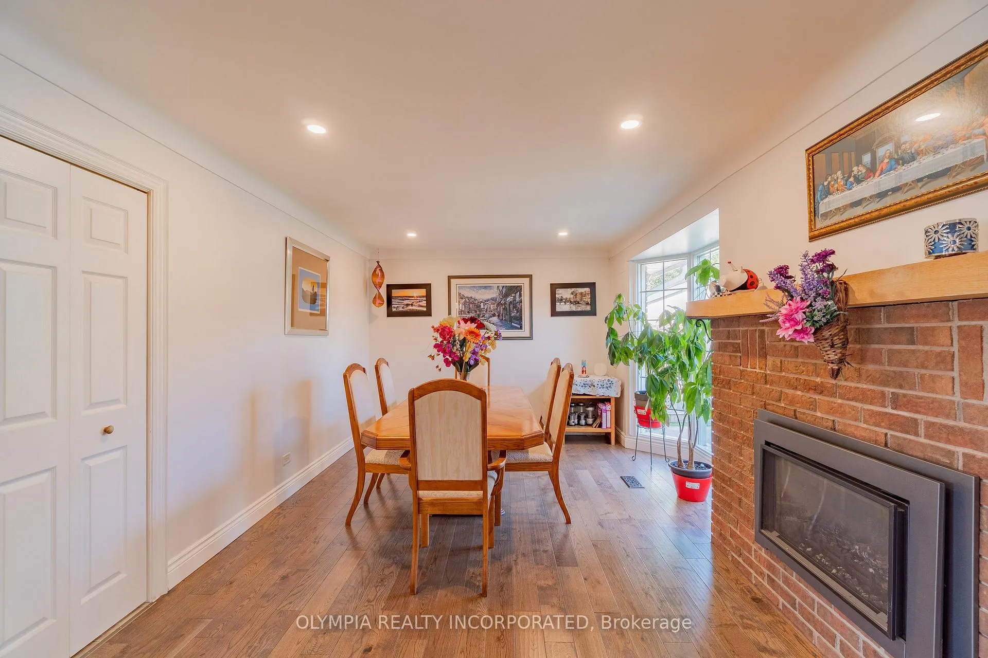 Photo 8 of 8133 Sarah Street, Niagara Falls, Chippawa — HOMEH