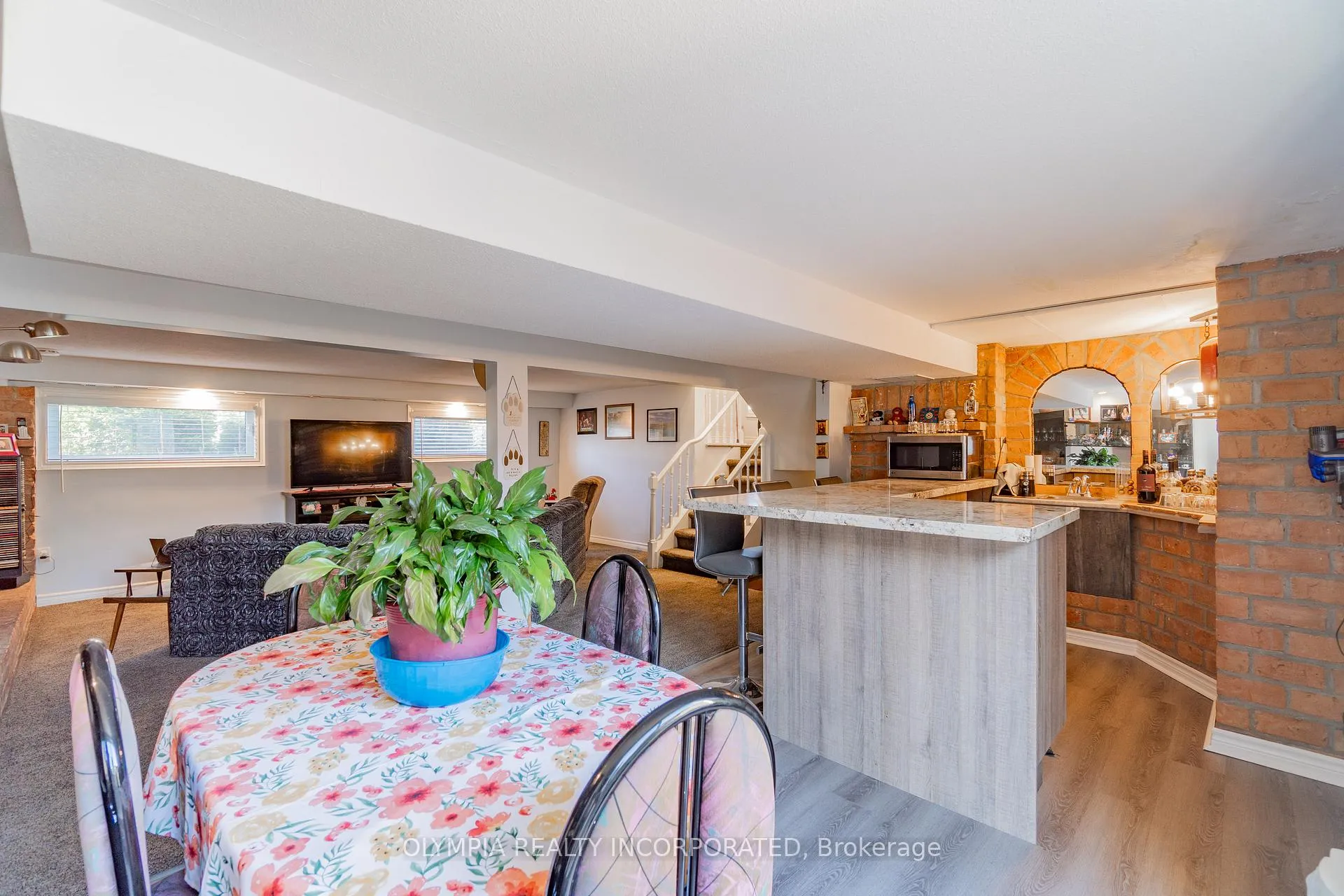 Photo 16 of 8133 Sarah Street, Niagara Falls, Chippawa — HOMEH