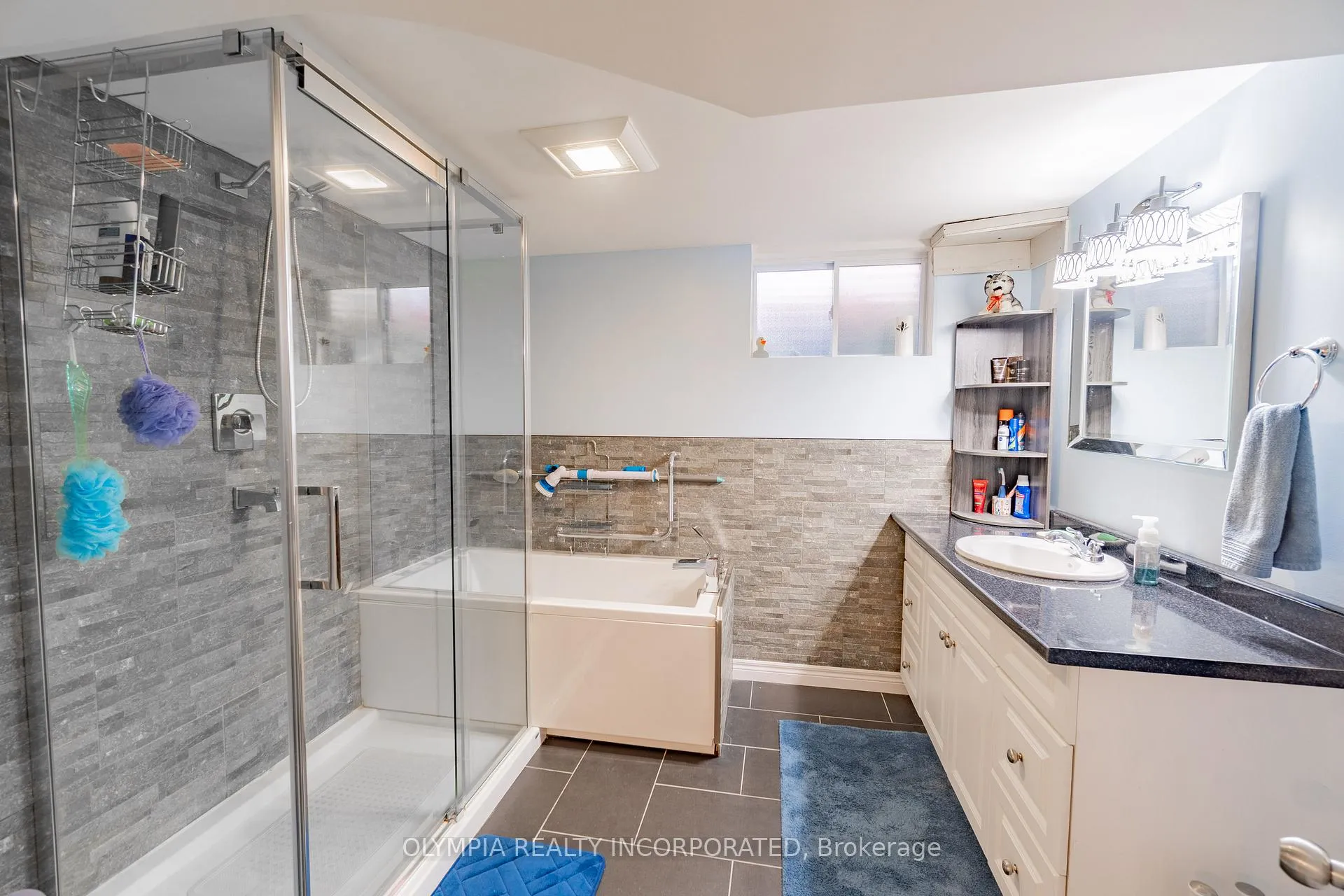 Photo 19 of 8133 Sarah Street, Niagara Falls, Chippawa — HOMEH