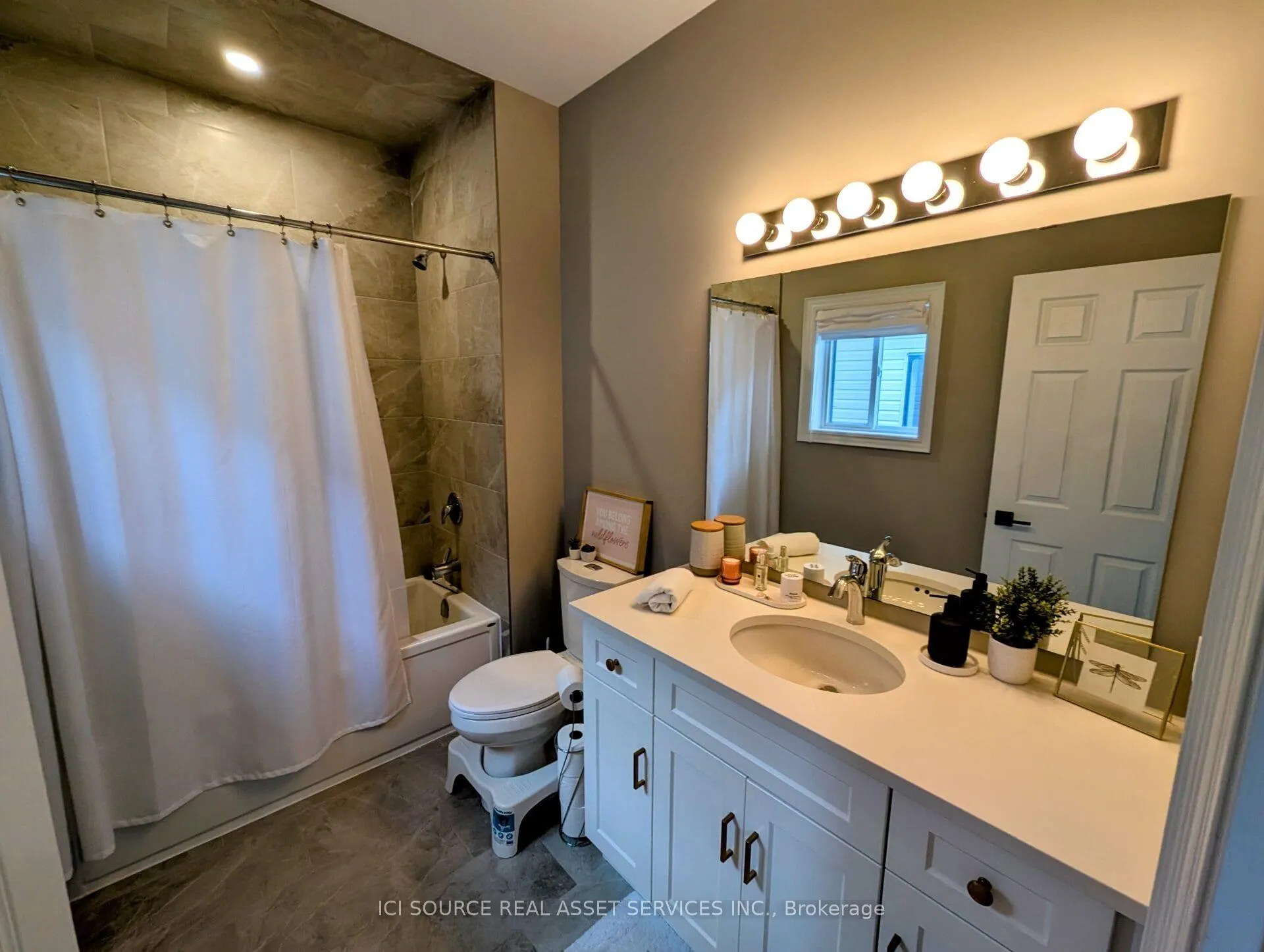 Photo 18 of 183 Ambrous Crescent, Guelph, Kortright East — HOMEH