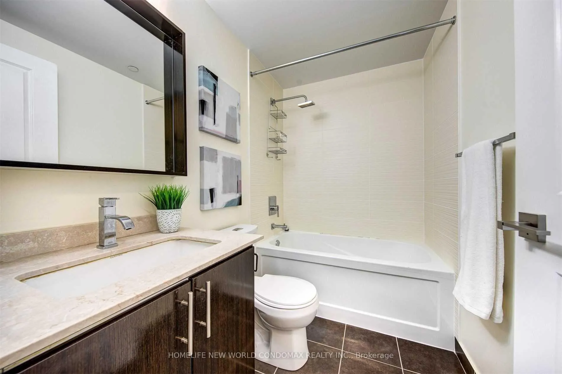 Photo 8 of Unit 1126, 7161 Yonge Street, Markham, Thornhill — HOMEH