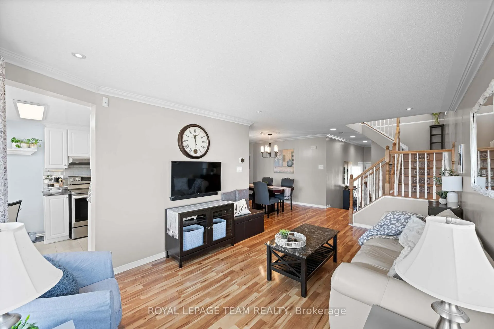 Photo 10 of 646 Casabella Drive, Ottawa, Avalon East — HOMEH