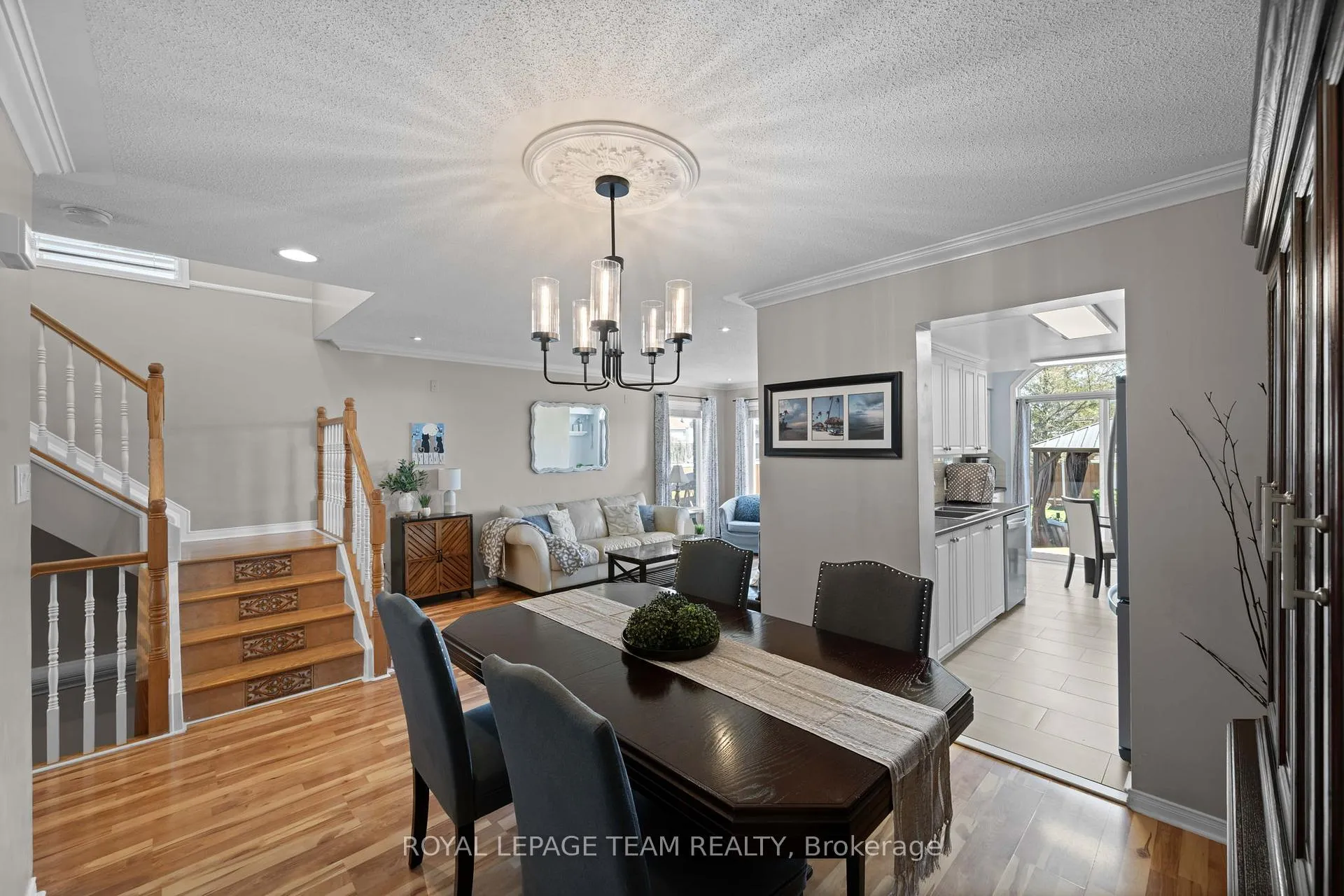 Photo 14 of 646 Casabella Drive, Ottawa, Avalon East — HOMEH