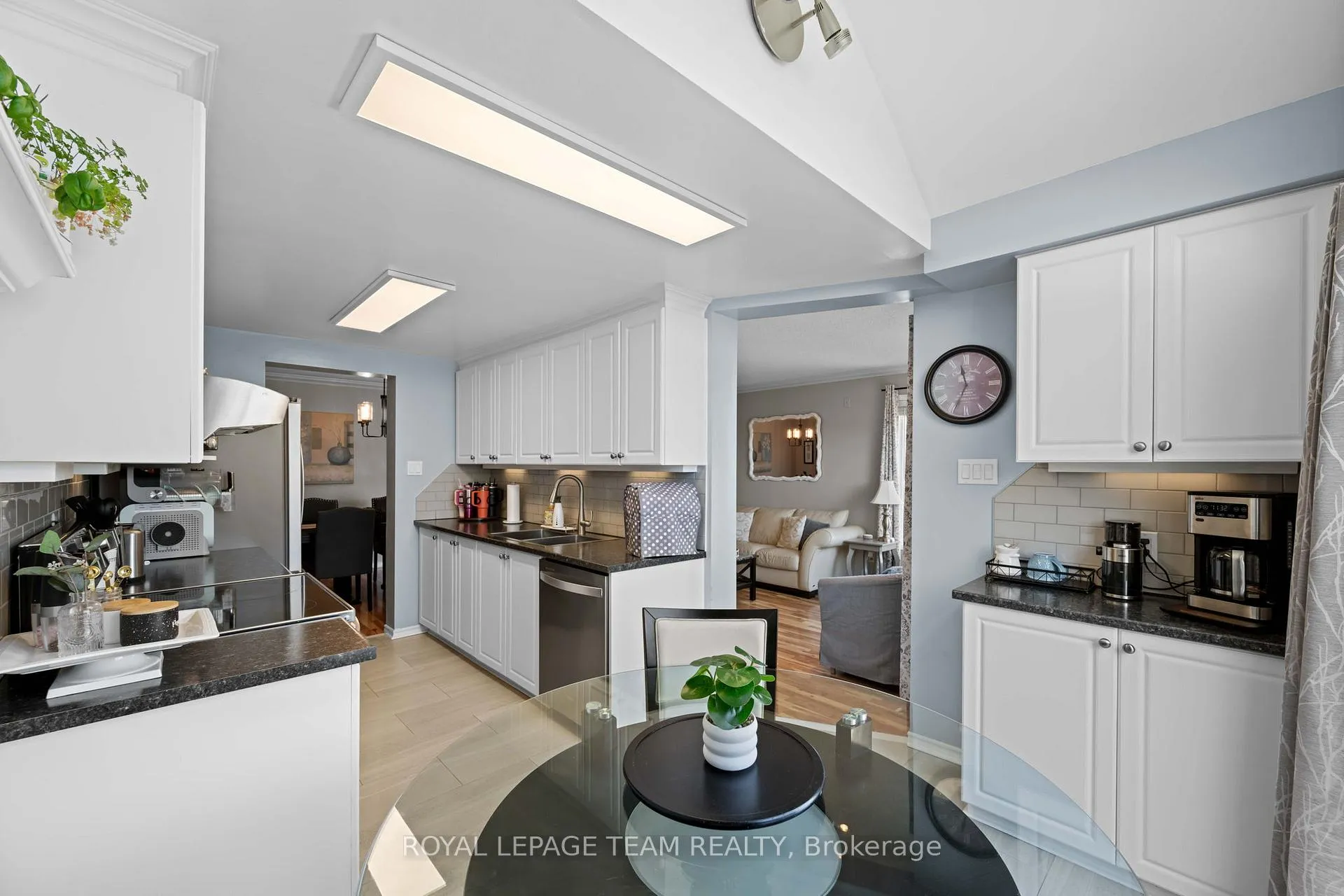 Photo 16 of 646 Casabella Drive, Ottawa, Avalon East — HOMEH
