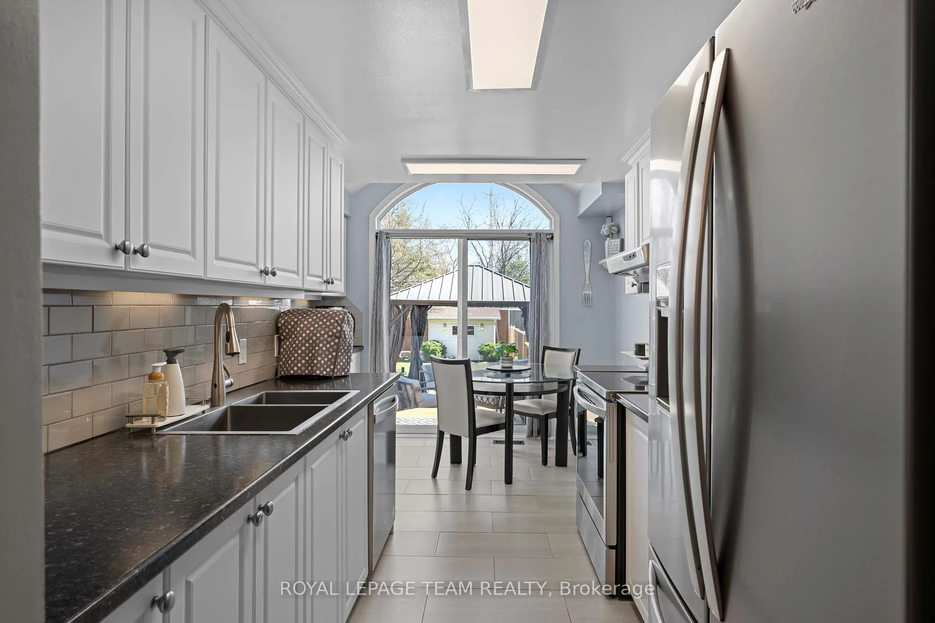 Photo 18 of 646 Casabella Drive, Ottawa, Avalon East — HOMEH