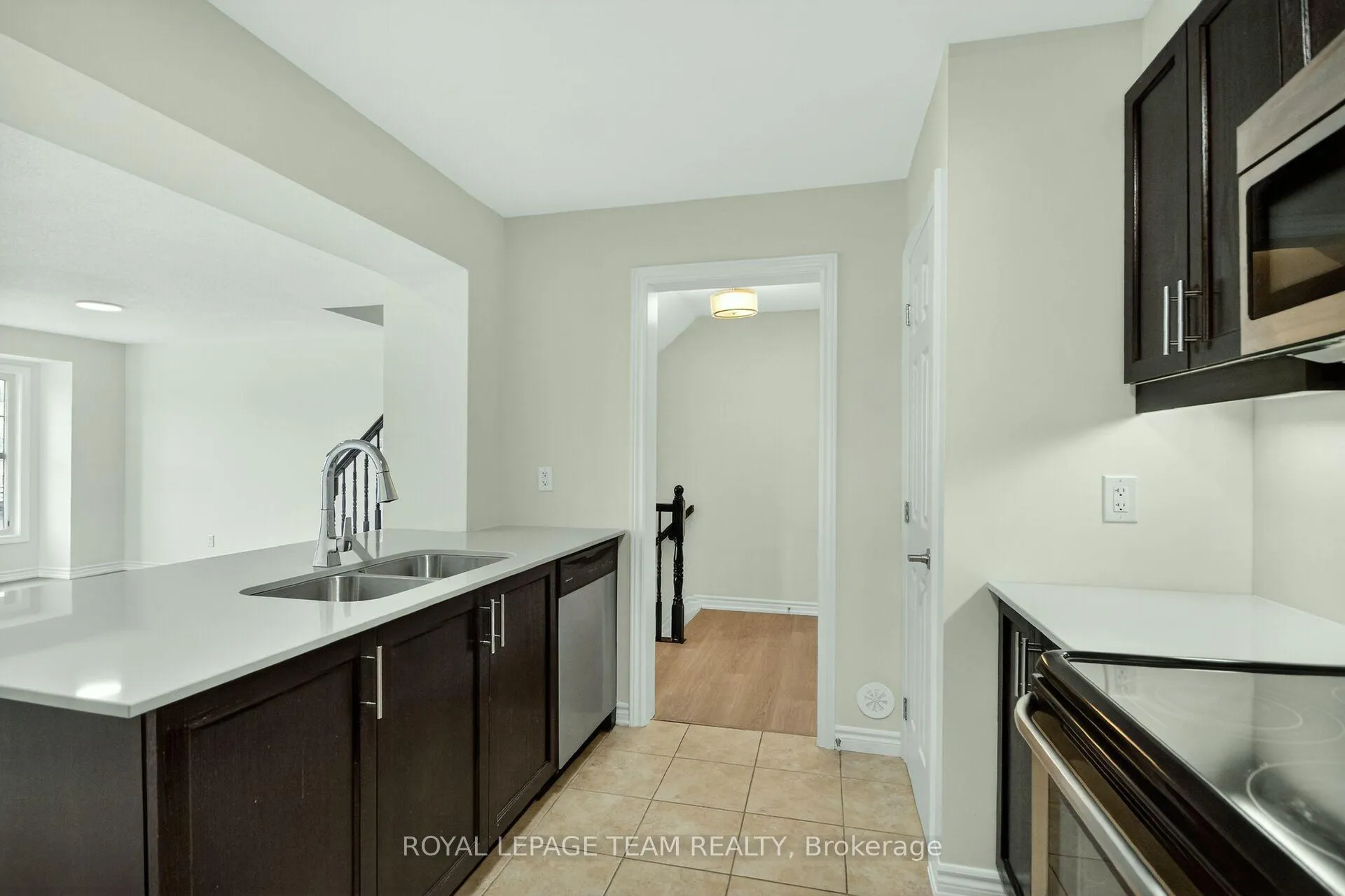 Photo 12 of 342 Sweet Grass Circle, Ottawa, Barrhaven - Half Moon Bay — HOMEH