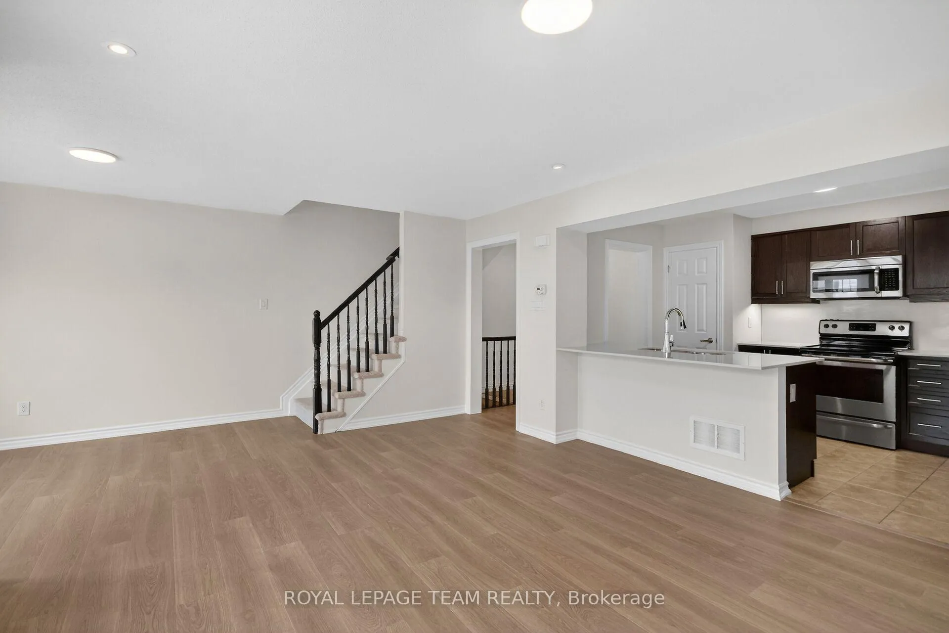 Photo 15 of 342 Sweet Grass Circle, Ottawa, Barrhaven - Half Moon Bay — HOMEH