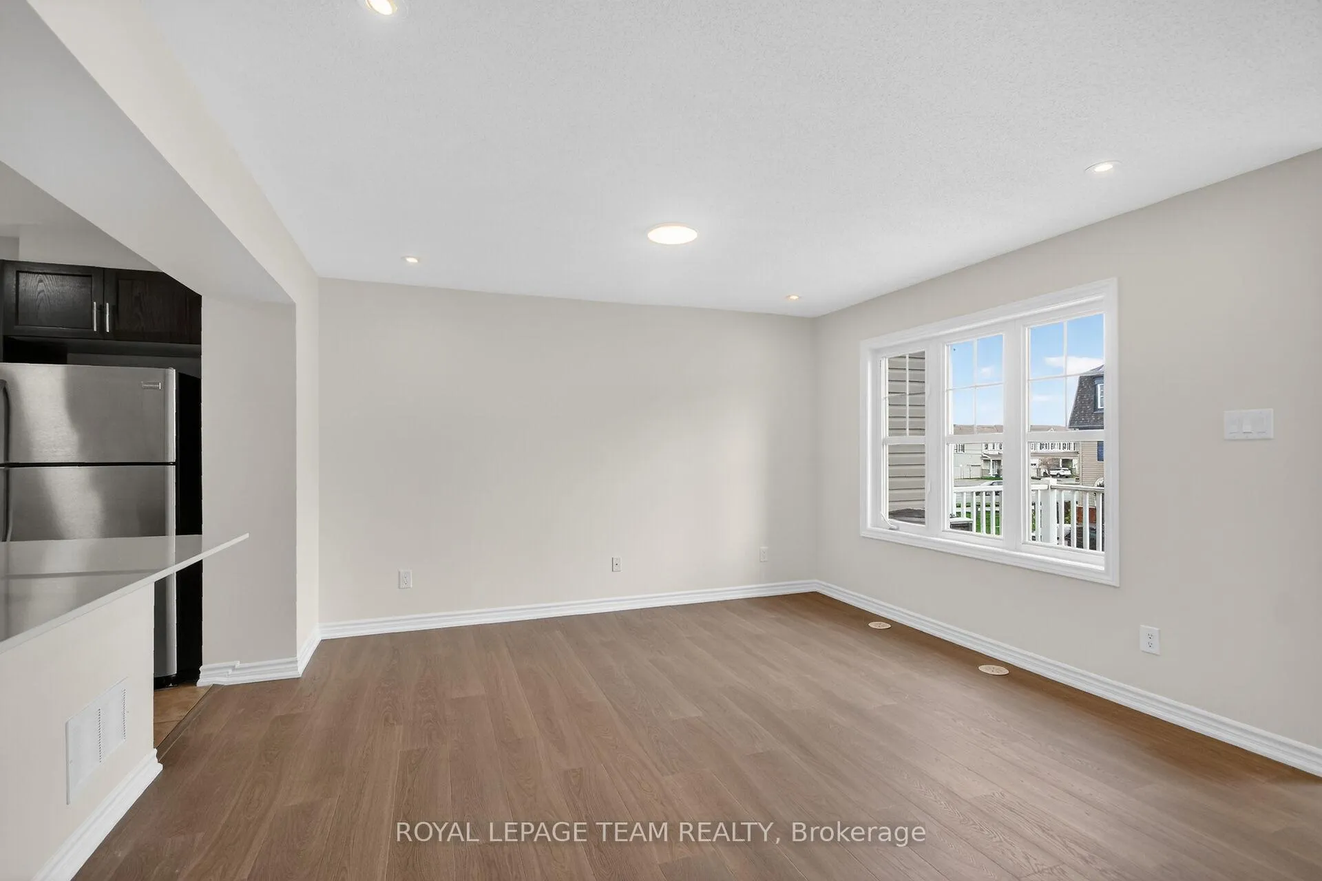 Photo 18 of 342 Sweet Grass Circle, Ottawa, Barrhaven - Half Moon Bay — HOMEH