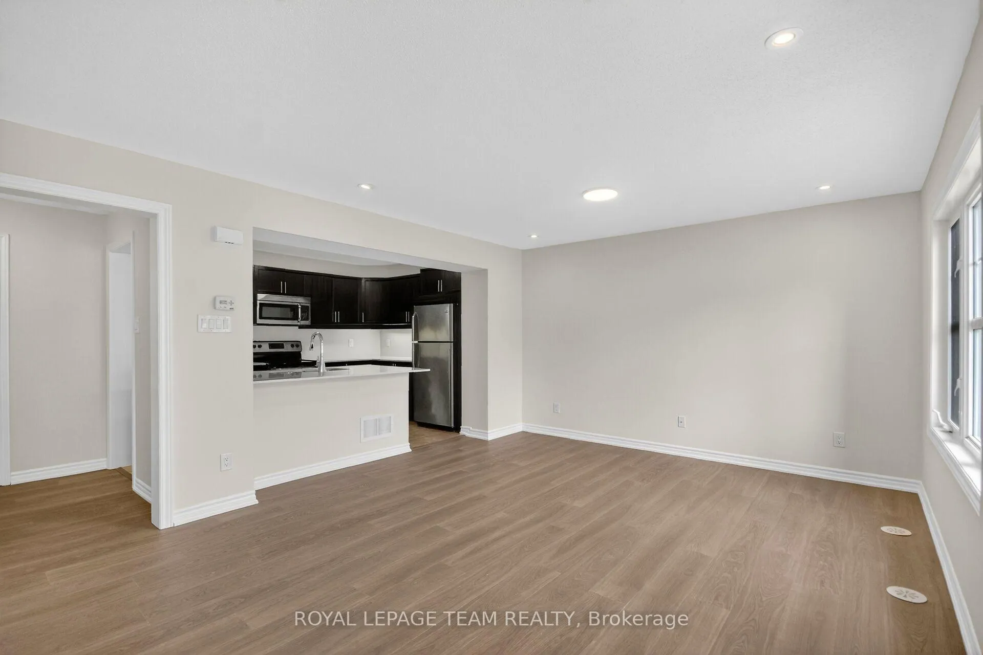 Photo 23 of 342 Sweet Grass Circle, Ottawa, Barrhaven - Half Moon Bay — HOMEH