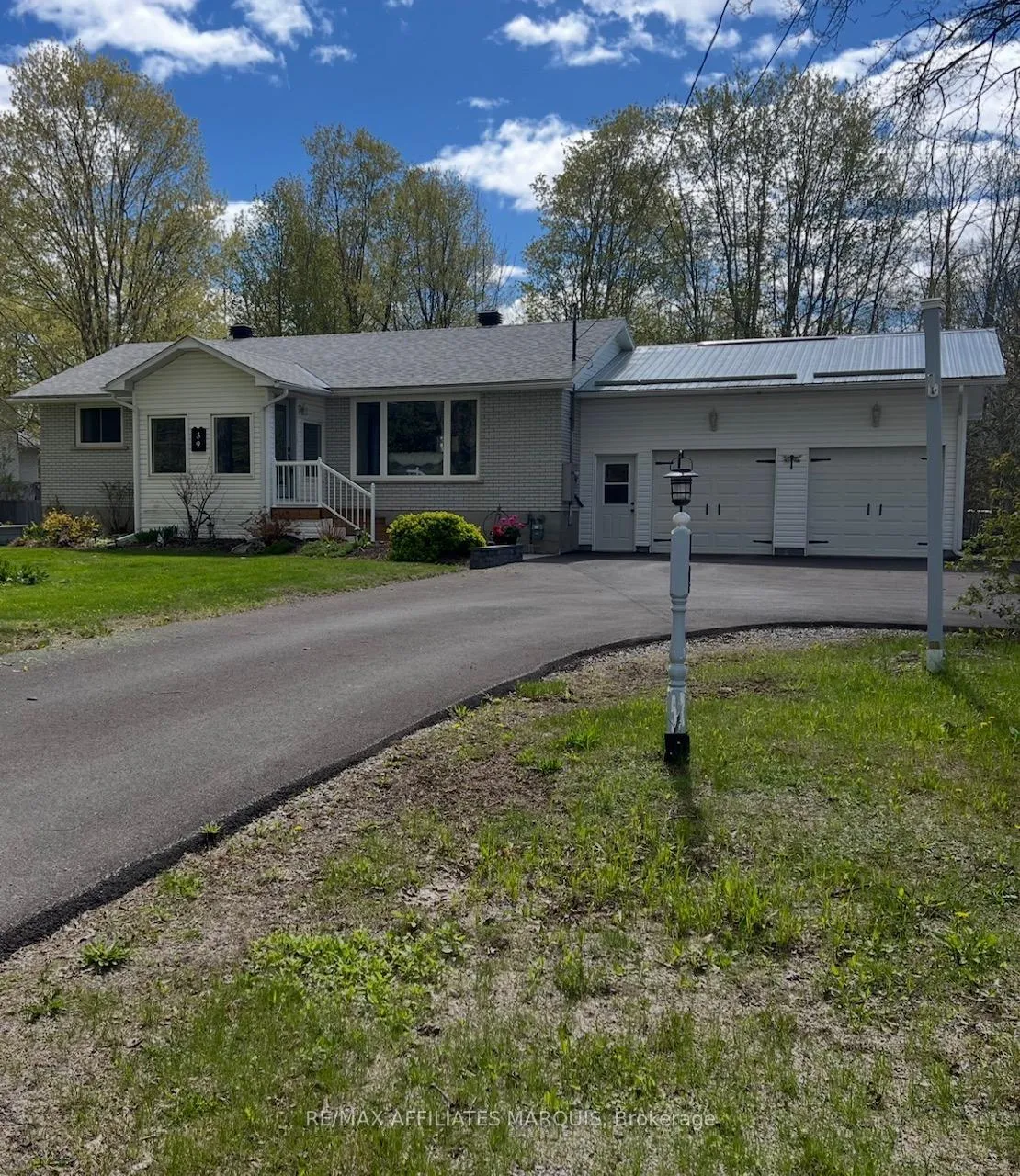 Photo 2 of 39 Golf Club Road, Rideau Lakes, Rideau Lakes (South Elmsley) Twp — HOMEH