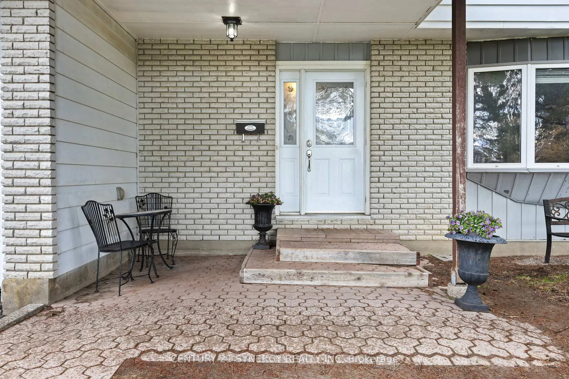Photo 3 of 346 Nagel Avenue, Ottawa, Bilberry Creek/Queenswood Heights — HOMEH