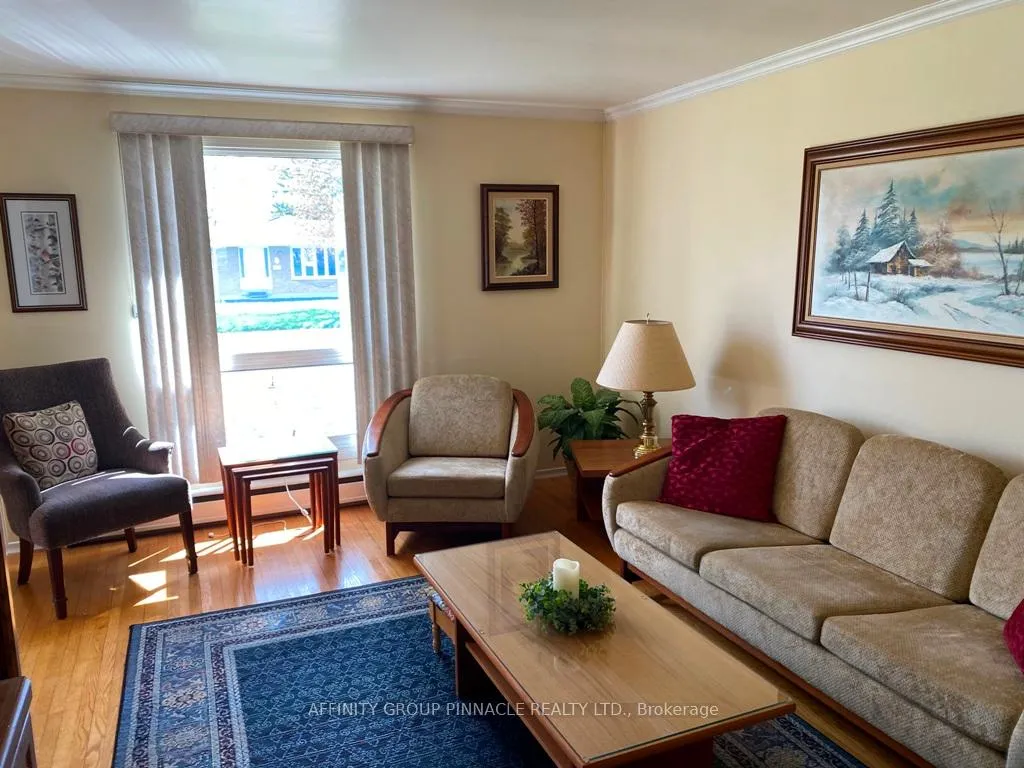 Photo 3 of 94 Sanderling Crescent, Kawartha Lakes, Lindsay — HOMEH
