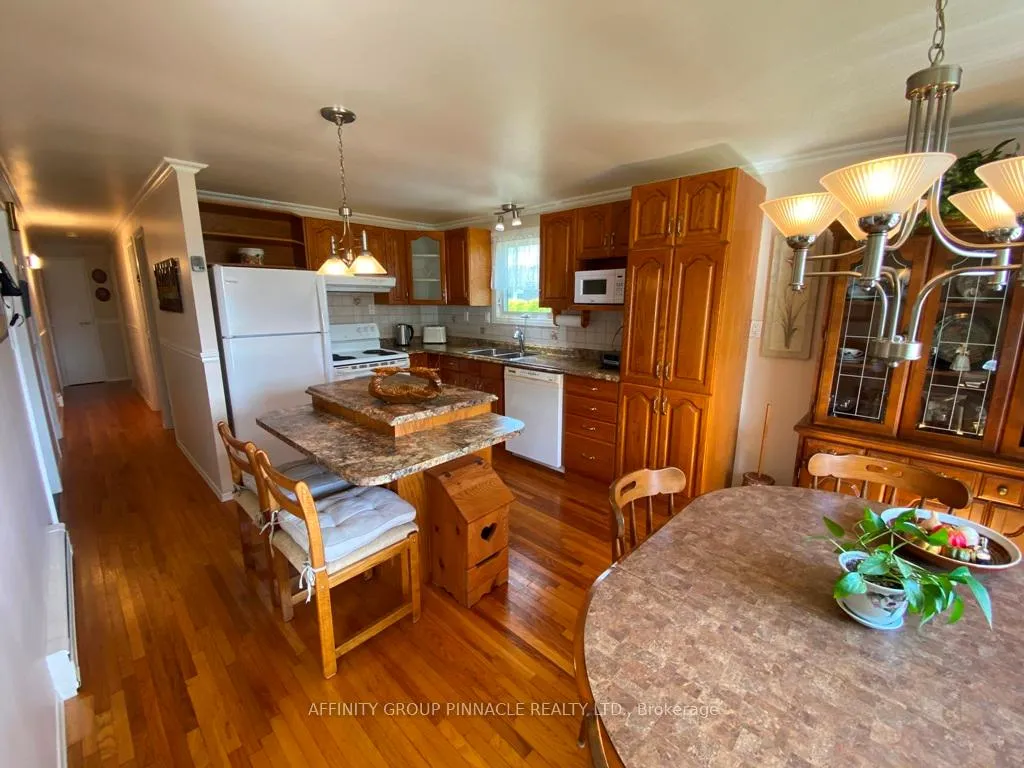 Photo 8 of 94 Sanderling Crescent, Kawartha Lakes, Lindsay — HOMEH